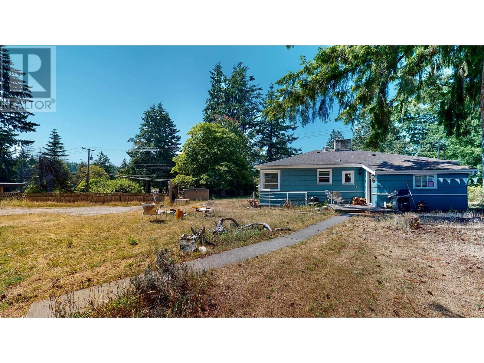 5724 E Porpoise Bay Road, Sechelt, British Columbia  V0N 3A3 - Photo 16 - R2830006