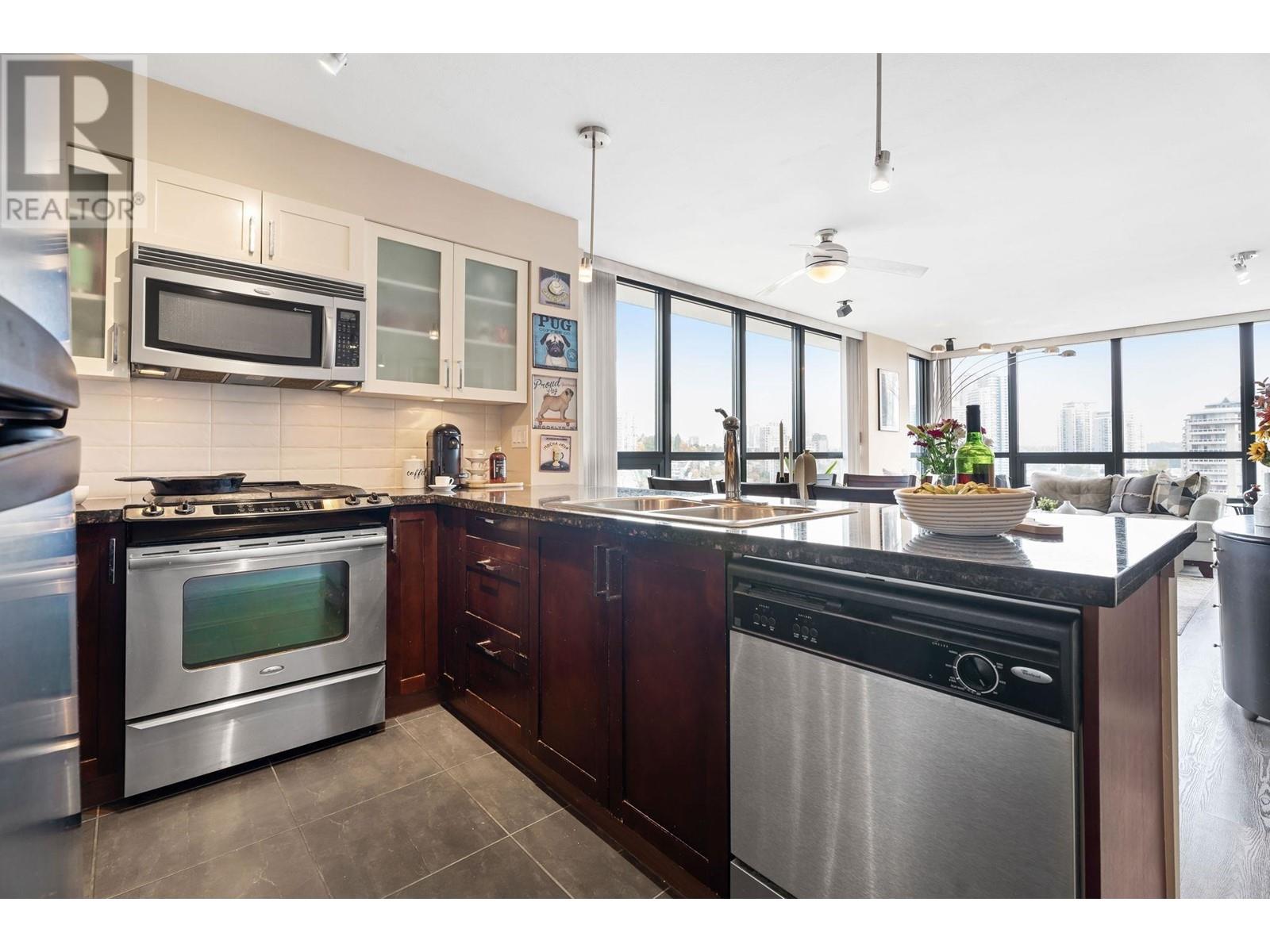 1401 1 Renaissance Square, New Westminster, British Columbia  V3M 0B6 - Photo 10 - R2829801