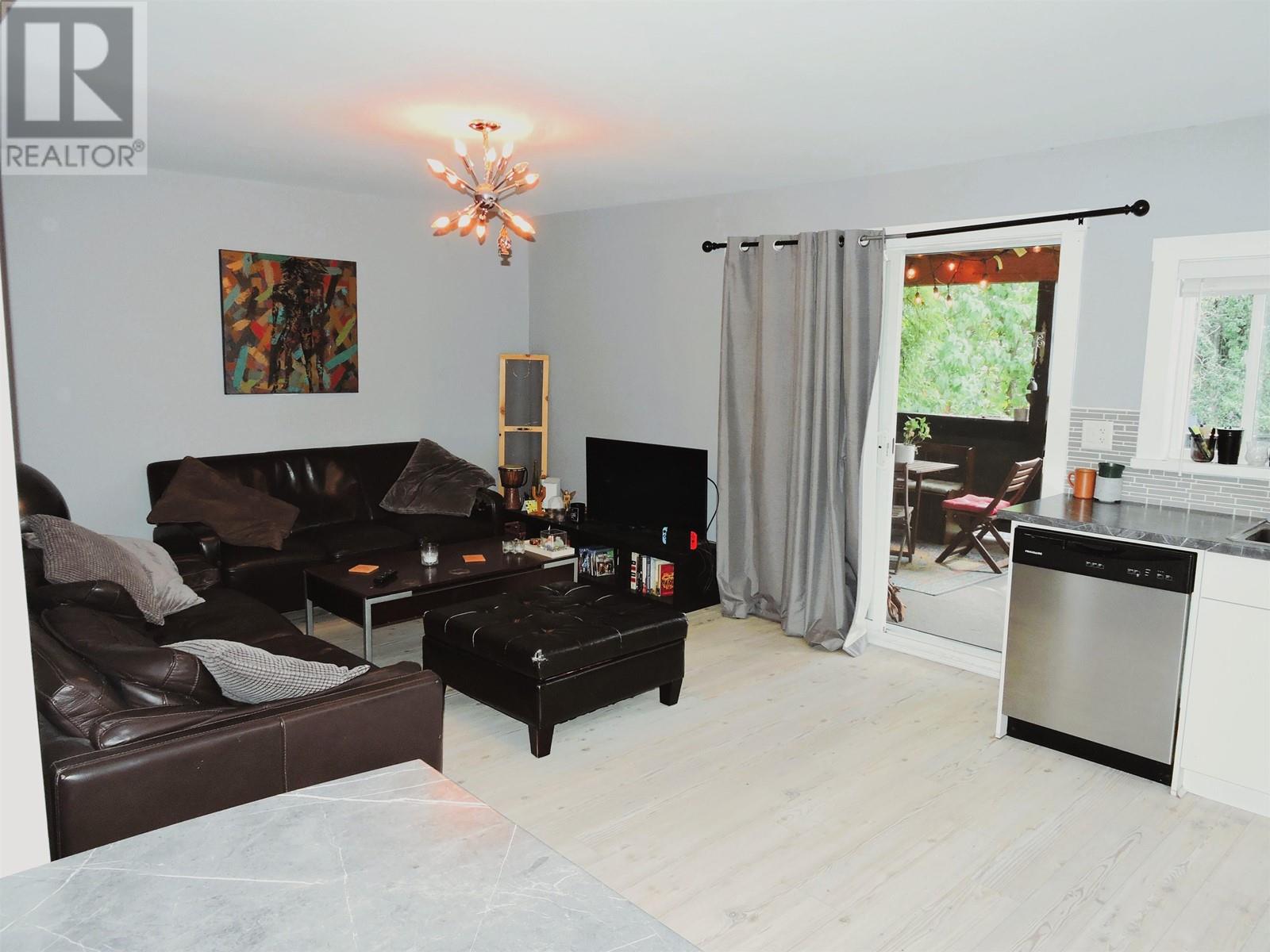 242 E 26th Avenue, Vancouver, British Columbia  V5V 2H3 - Photo 4 - R2811066