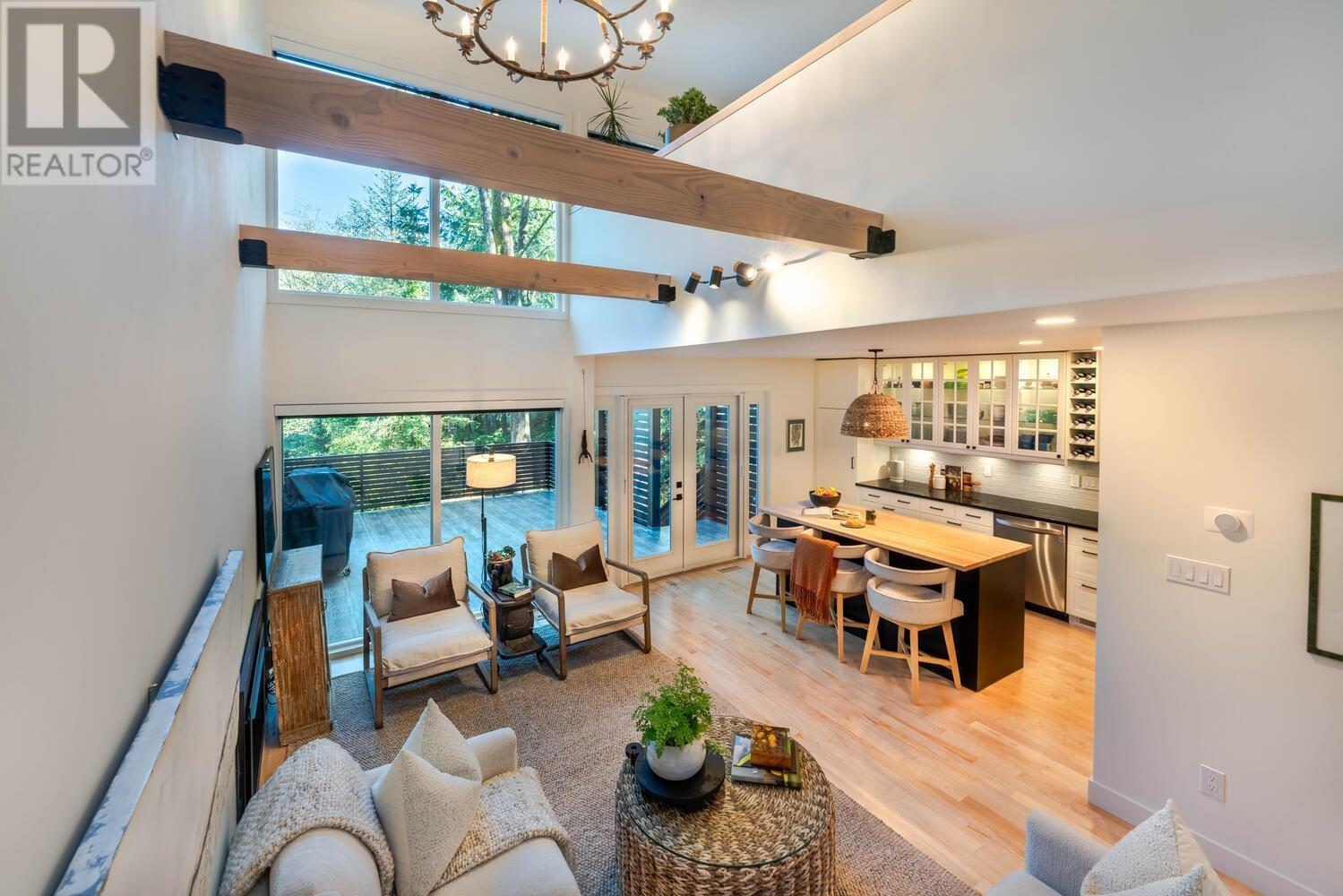 6325 Chatham Street, West Vancouver, British Columbia  V7W 2E1 - Photo 2 - R2829750