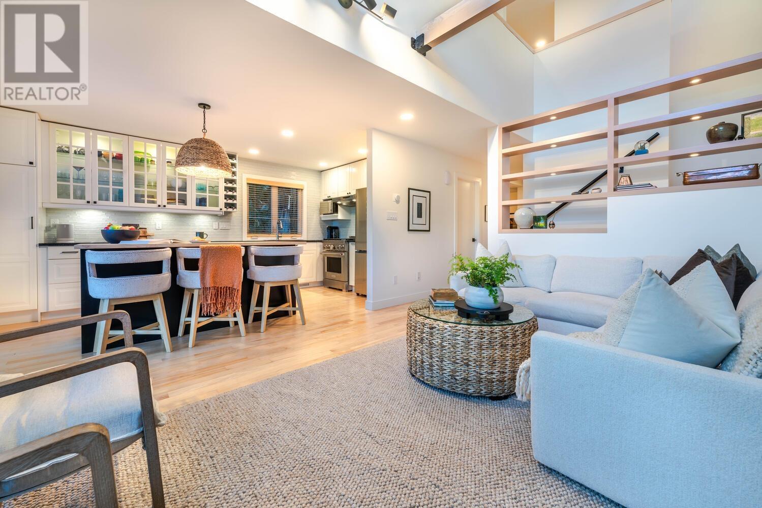 6325 Chatham Street, West Vancouver, British Columbia  V7W 2E1 - Photo 3 - R2829750