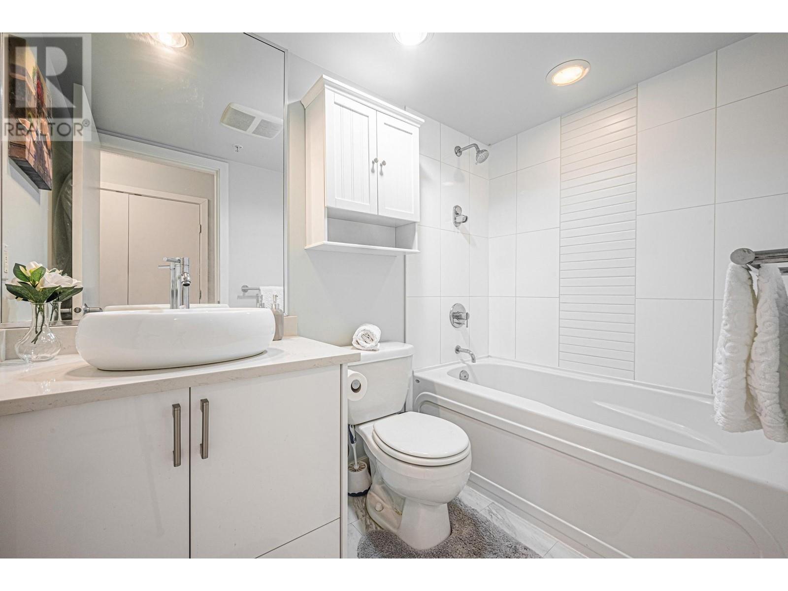 203 7088 Salisbury Avenue, Burnaby, British Columbia  V5E 0A4 - Photo 11 - R2828906