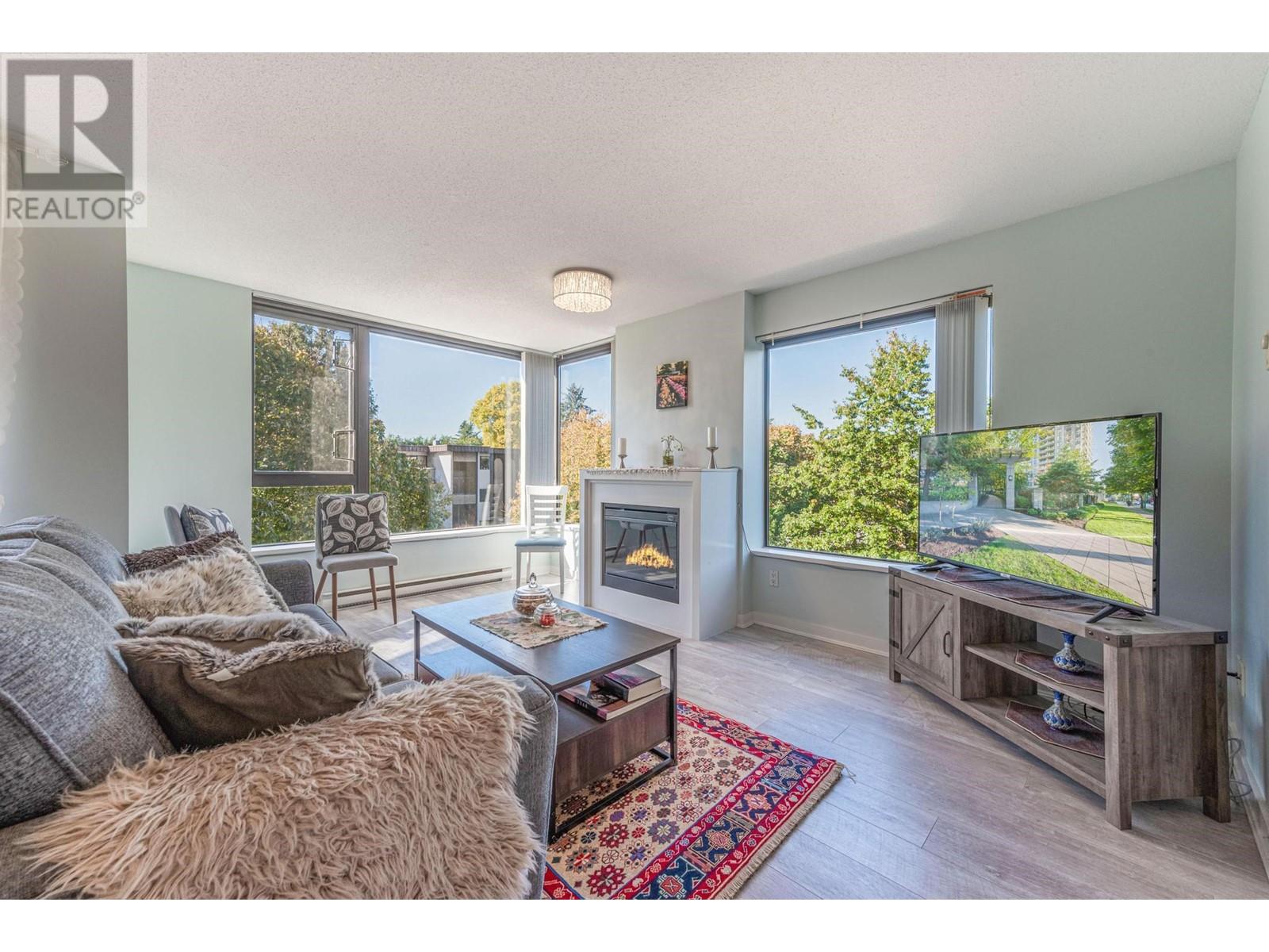 203 7088 Salisbury Avenue, Burnaby, British Columbia  V5E 0A4 - Photo 3 - R2828906