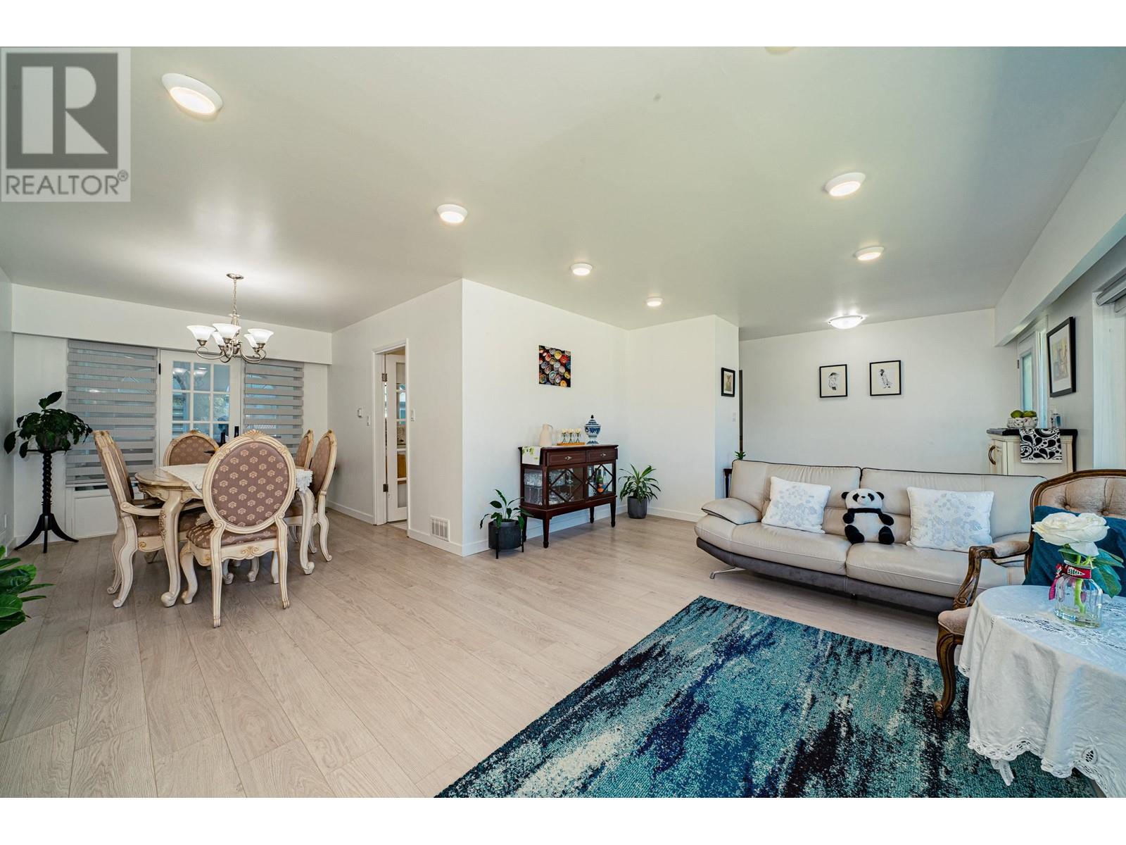 4194 Cherrywood Crescent, Burnaby, British Columbia  V5G 2S1 - Photo 6 - R2830013