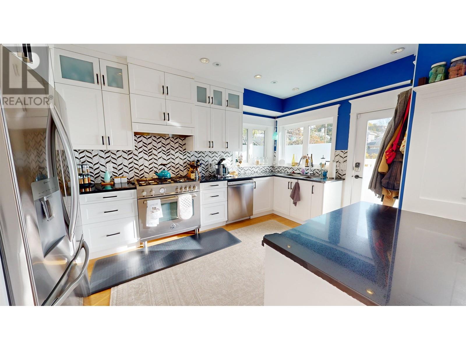 1410 E 10th Avenue, Vancouver, British Columbia  V5N 1X3 - Photo 9 - R2829523
