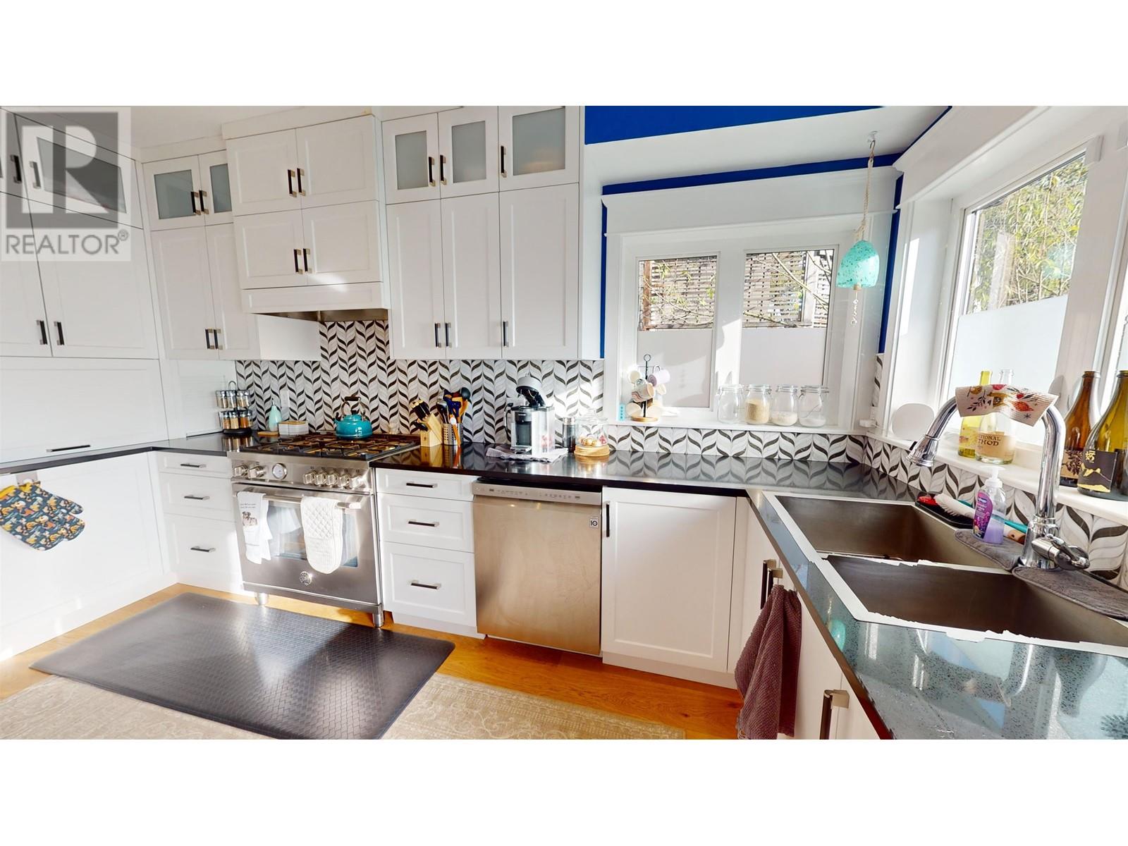 1410 E 10th Avenue, Vancouver, British Columbia  V5N 1X3 - Photo 10 - R2829523