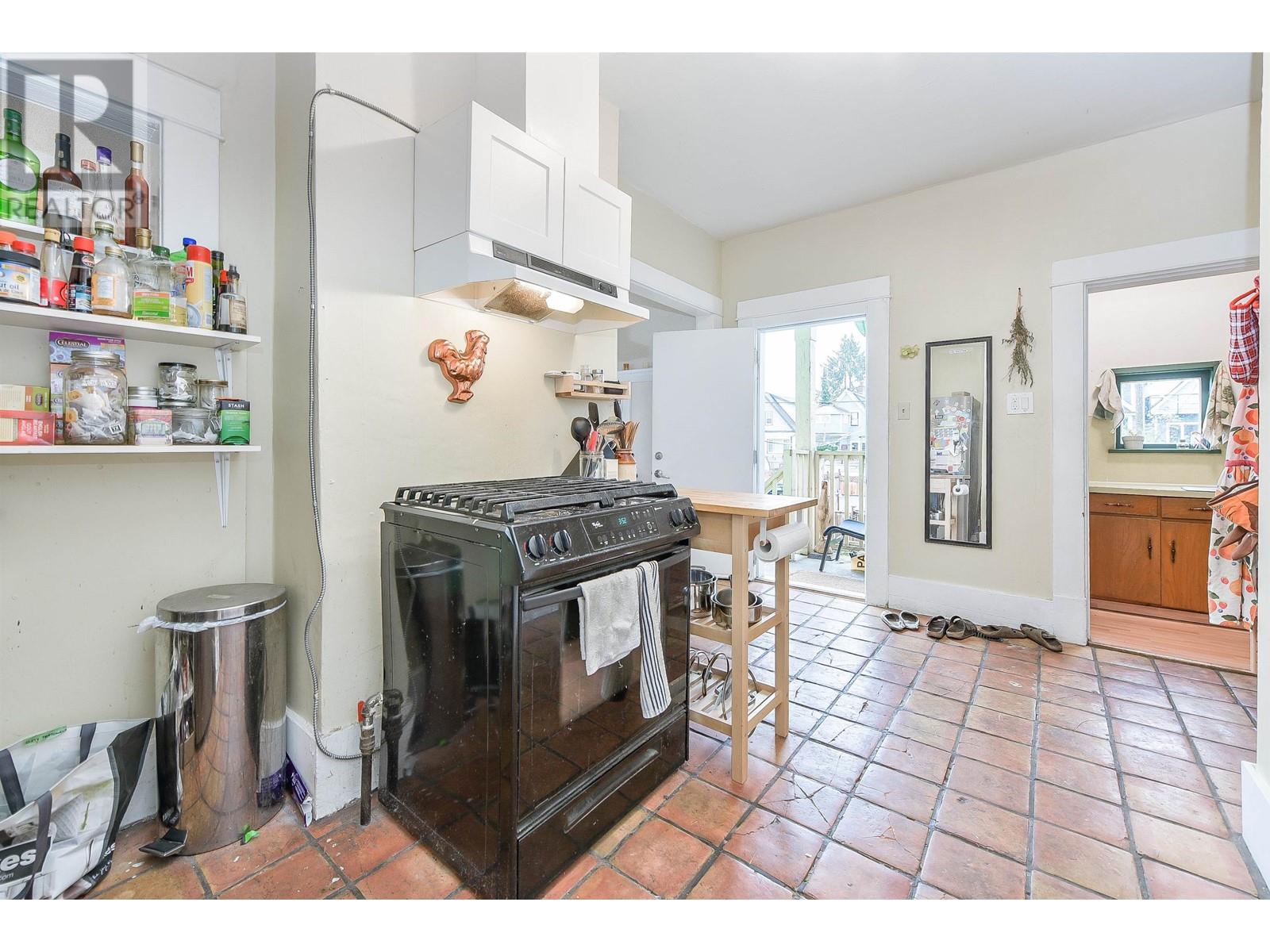 1132 E 12th Avenue, Vancouver, British Columbia  V5T 2J9 - Photo 8 - R2829992