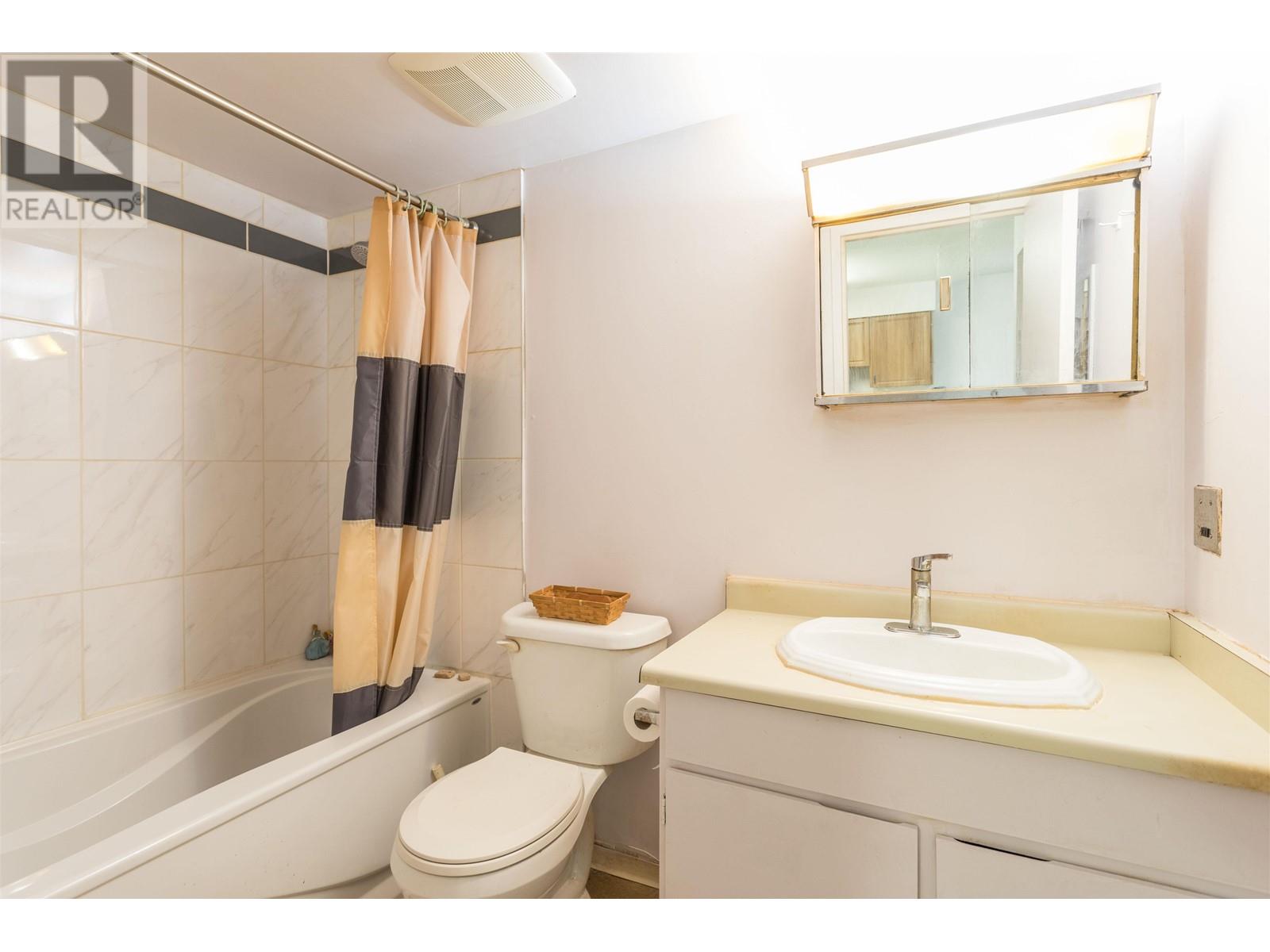 311 1209 Howie Avenue, Coquitlam, British Columbia  V3J 1T9 - Photo 11 - R2823884