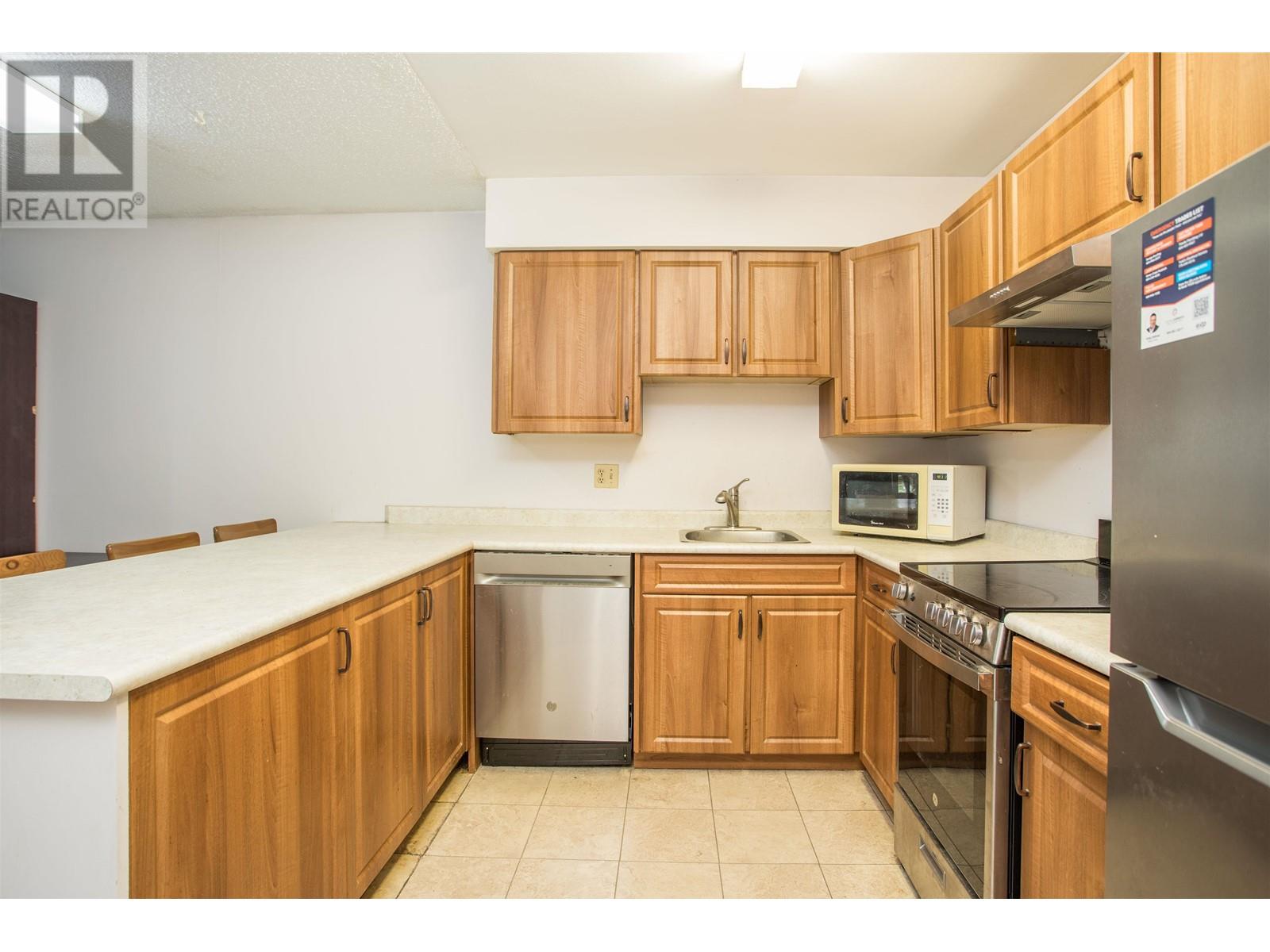 311 1209 Howie Avenue, Coquitlam, British Columbia  V3J 1T9 - Photo 2 - R2823884