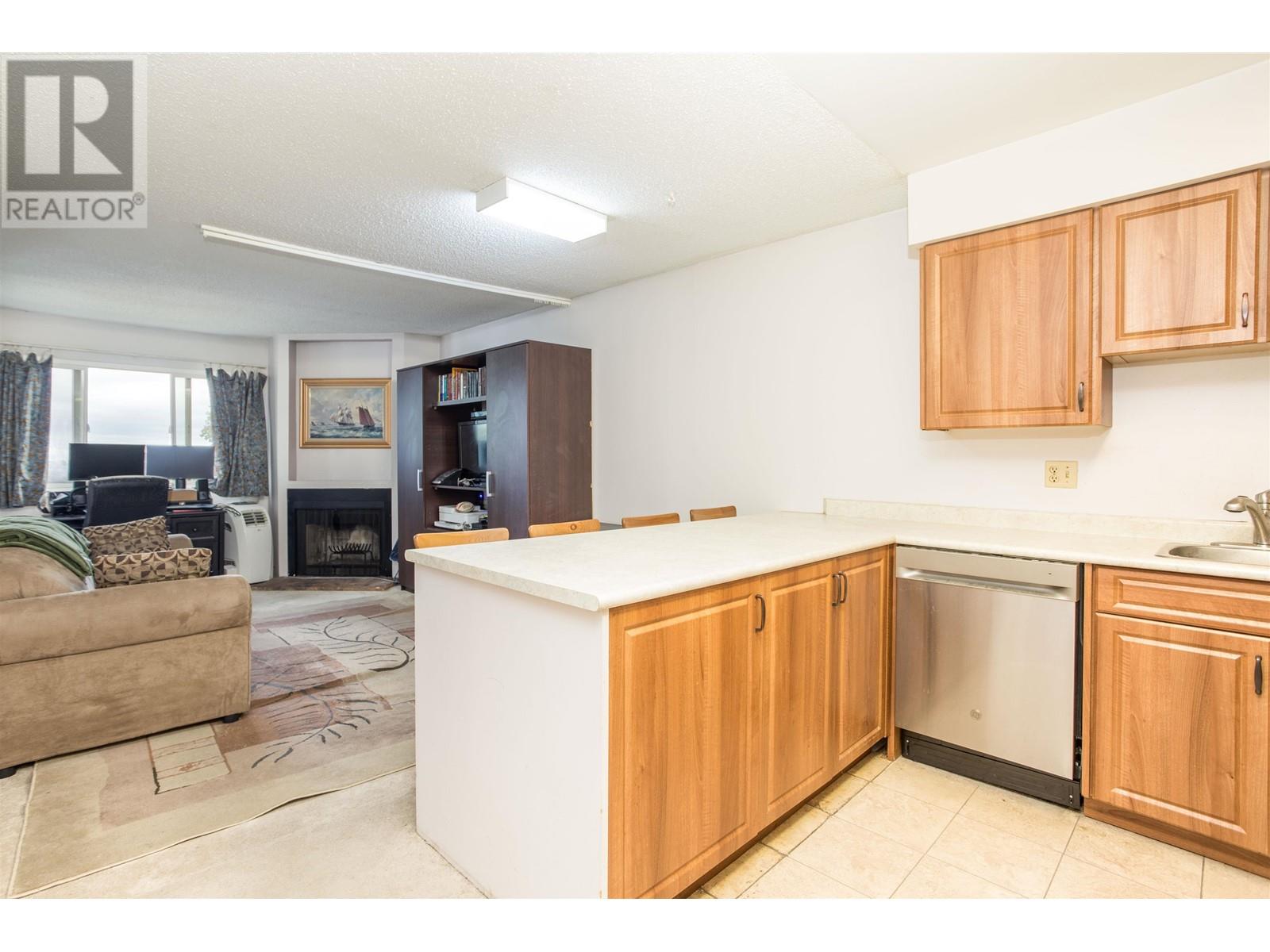 311 1209 Howie Avenue, Coquitlam, British Columbia  V3J 1T9 - Photo 3 - R2823884