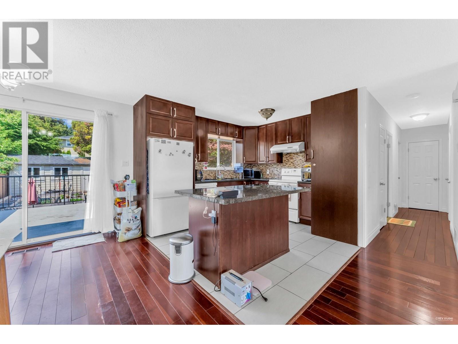488 W Kings Road, North Vancouver, British Columbia  V7N 2M3 - Photo 11 - R2830045
