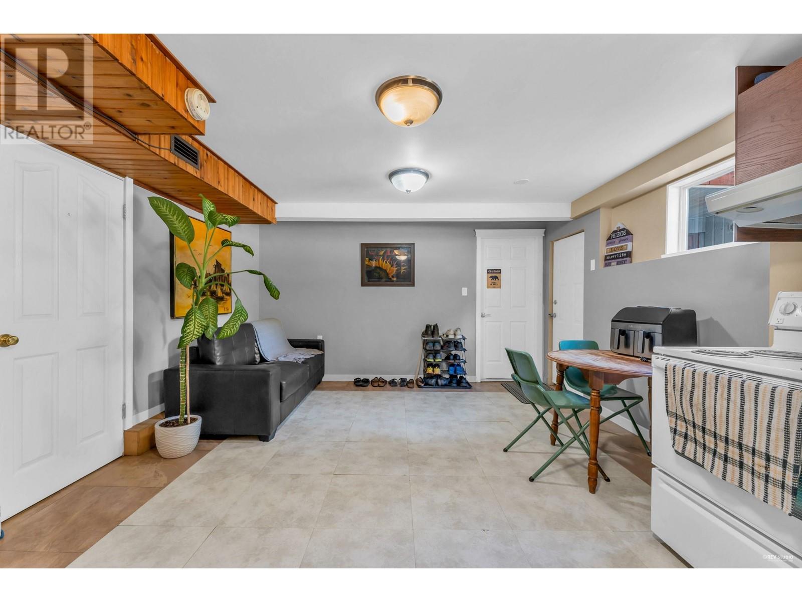 488 W Kings Road, North Vancouver, British Columbia  V7N 2M3 - Photo 25 - R2830045