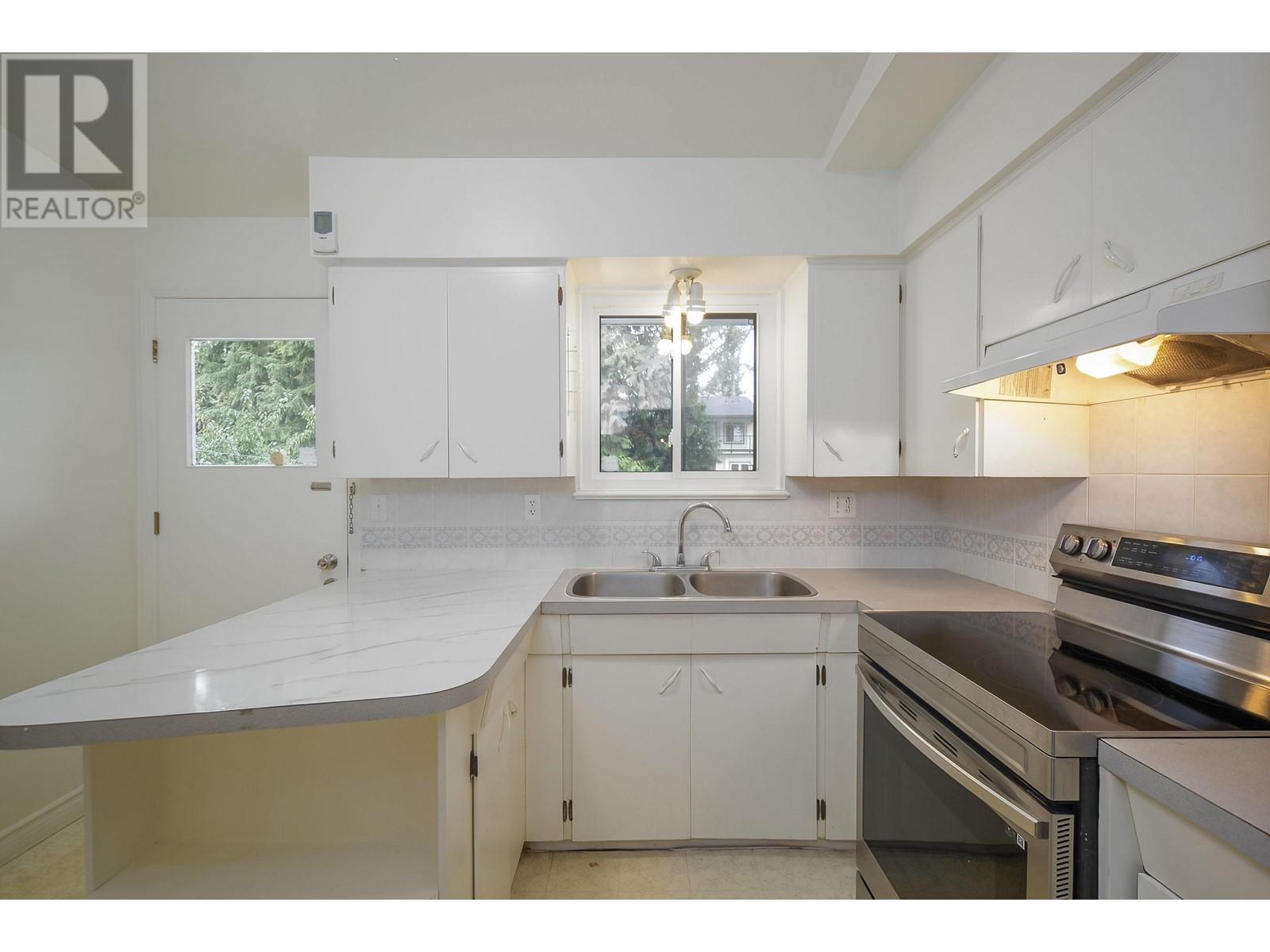 2579 Patricia Avenue, Port Coquitlam, British Columbia  V3B 2H5 - Photo 15 - R2830038