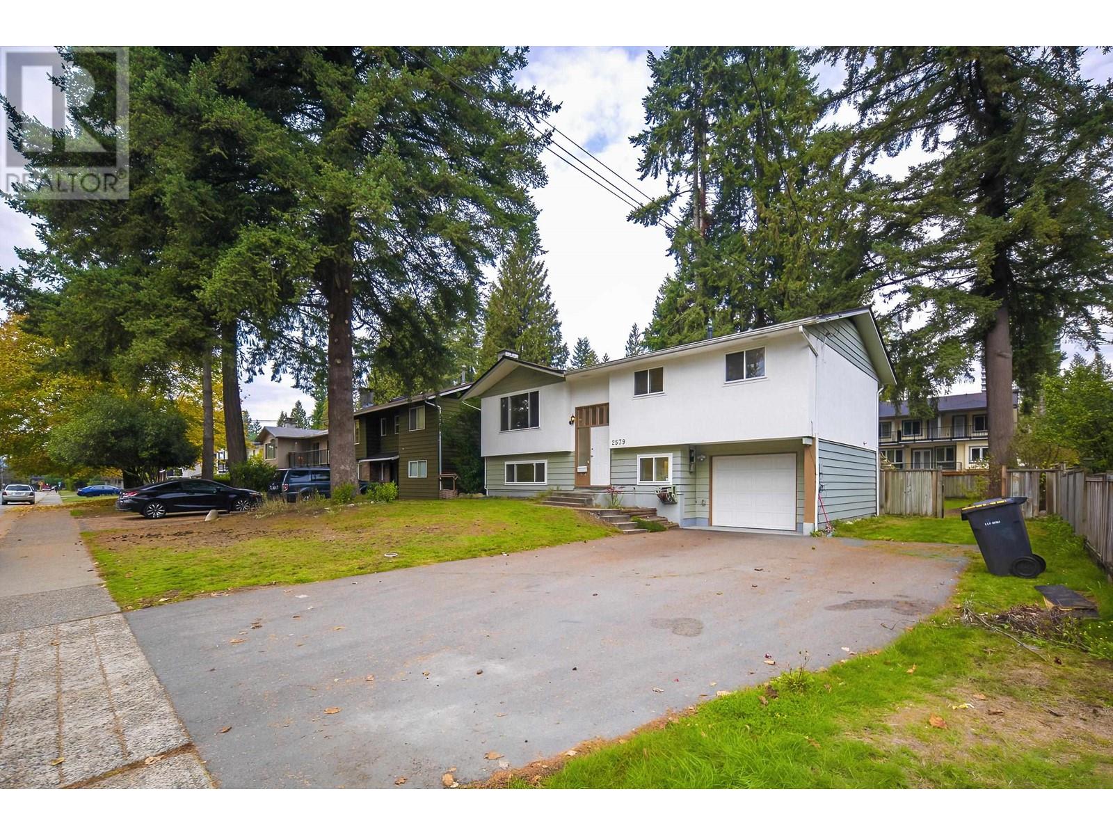 2579 Patricia Avenue, Port Coquitlam, British Columbia  V3B 2H5 - Photo 2 - R2830038