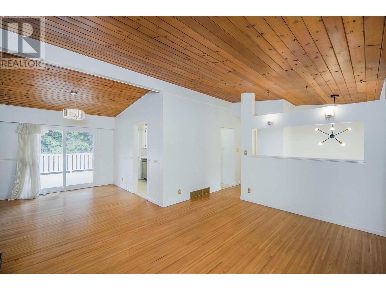 2579 Patricia Avenue, Port Coquitlam, British Columbia  V3B 2H5 - Photo 24 - R2830038