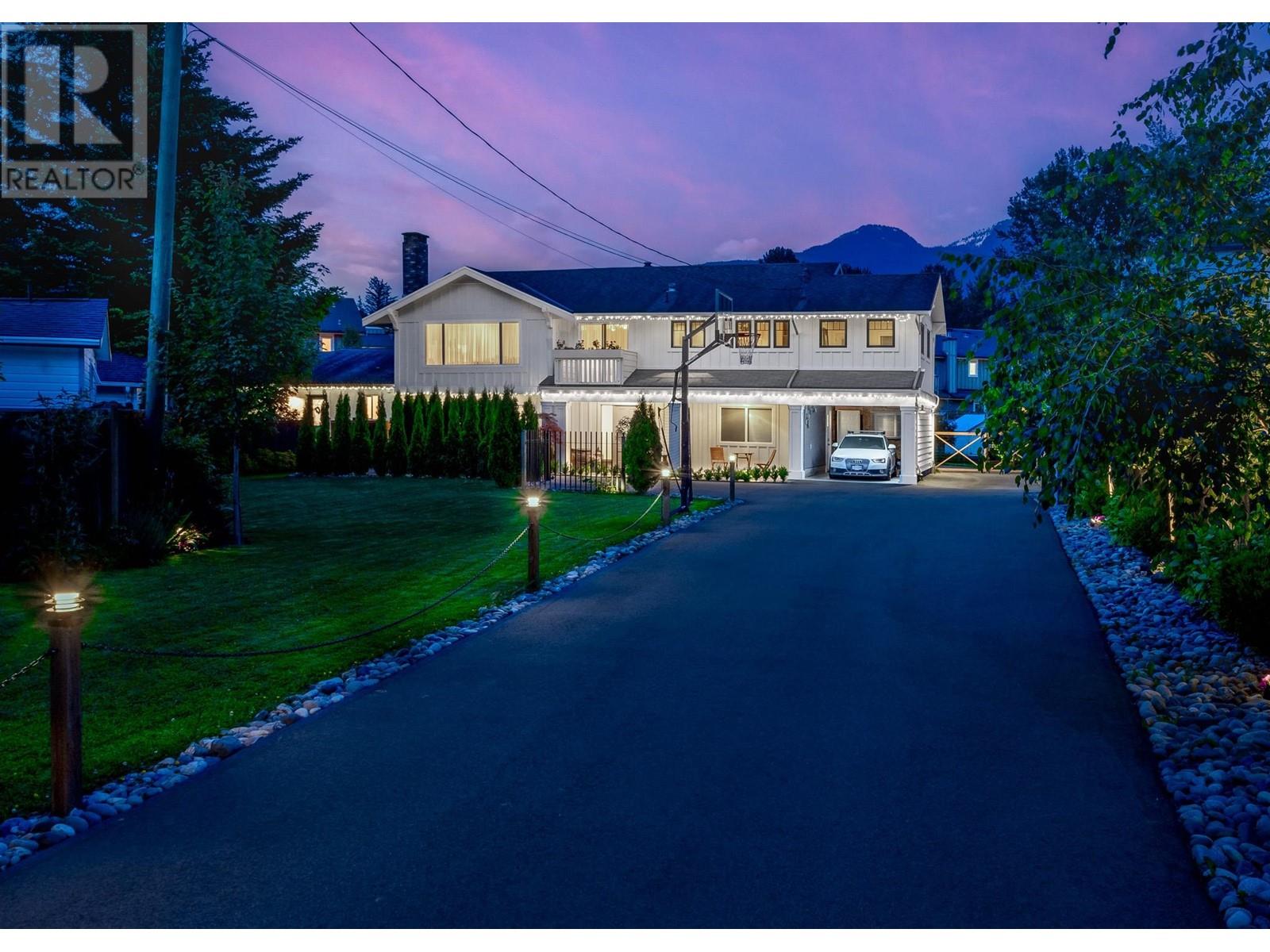 39726 Government Road, Squamish, British Columbia  V8B 0G3 - Photo 5 - R2818147