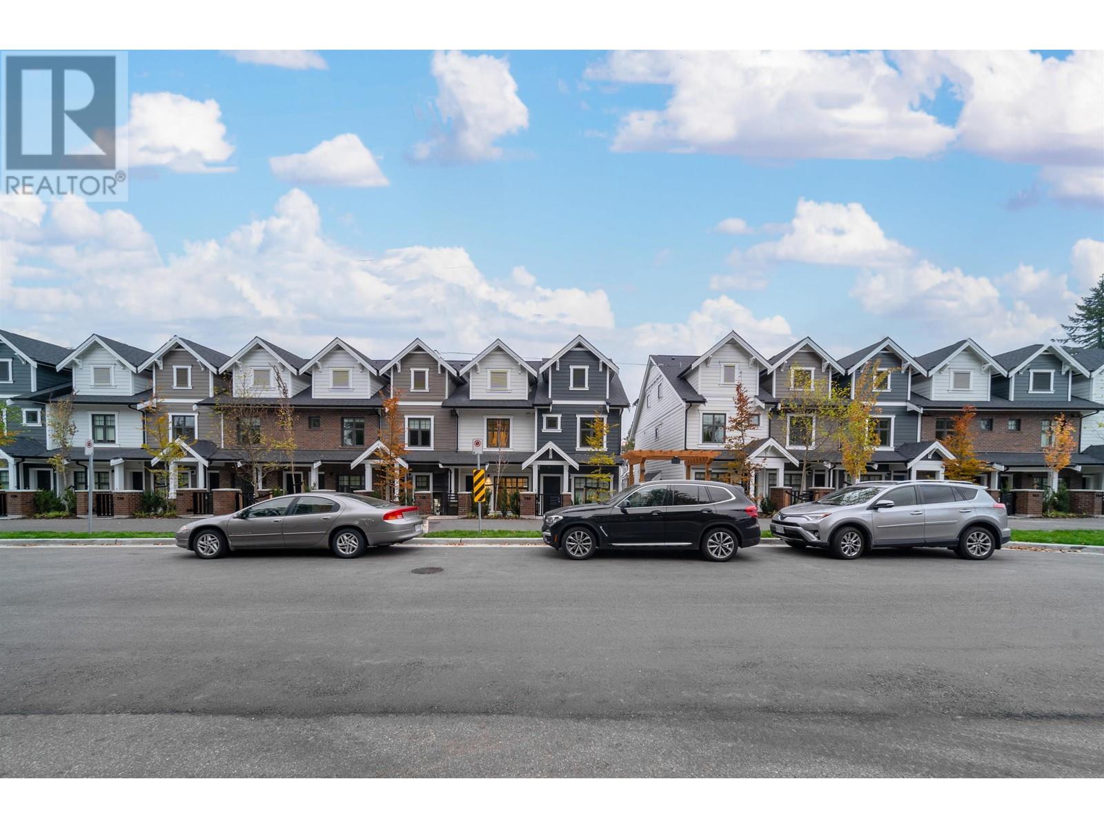 143 678 FAIRVIEW STREET, surrey, British Columbia