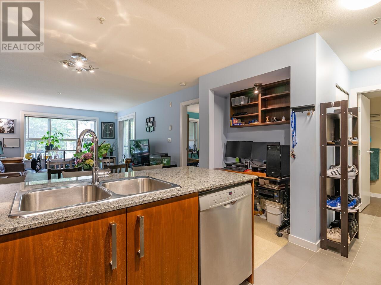 205 5665 Irmin Street, Burnaby, British Columbia  V5J 0C4 - Photo 10 - R2830061