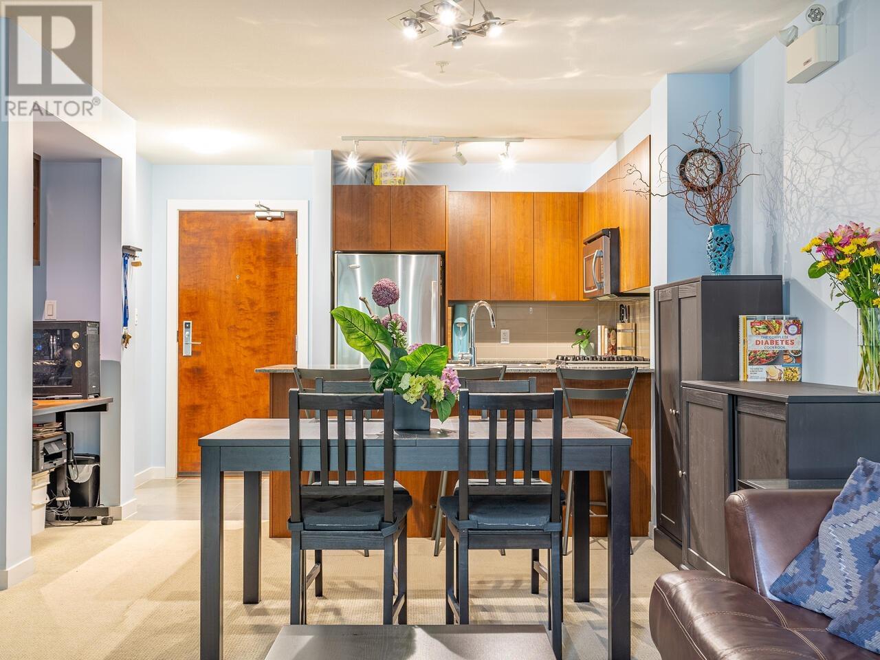 205 5665 Irmin Street, Burnaby, British Columbia  V5J 0C4 - Photo 5 - R2830061