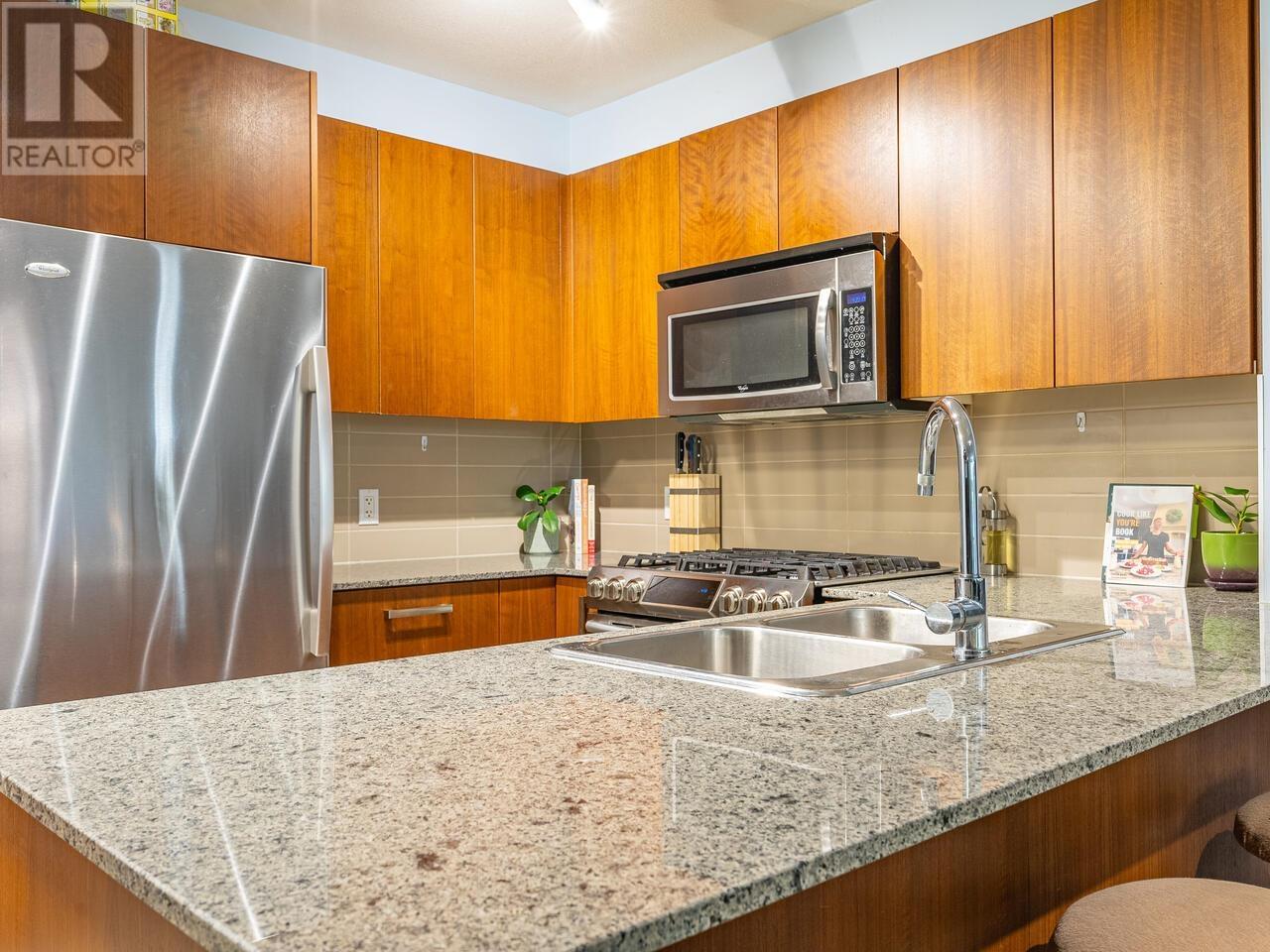 205 5665 Irmin Street, Burnaby, British Columbia  V5J 0C4 - Photo 8 - R2830061