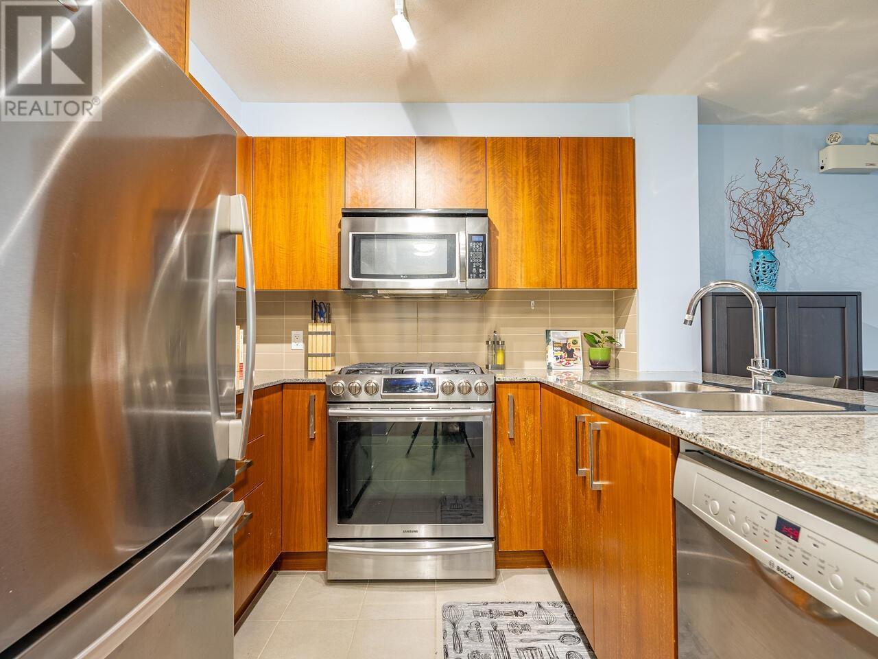 205 5665 Irmin Street, Burnaby, British Columbia  V5J 0C4 - Photo 9 - R2830061