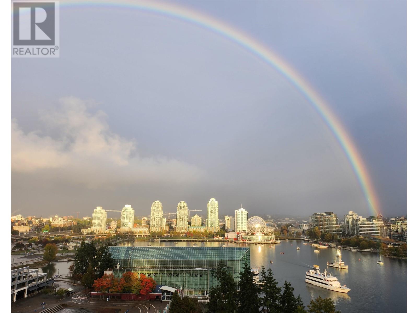 2003 33 SMITHE STREET, vancouver, British Columbia