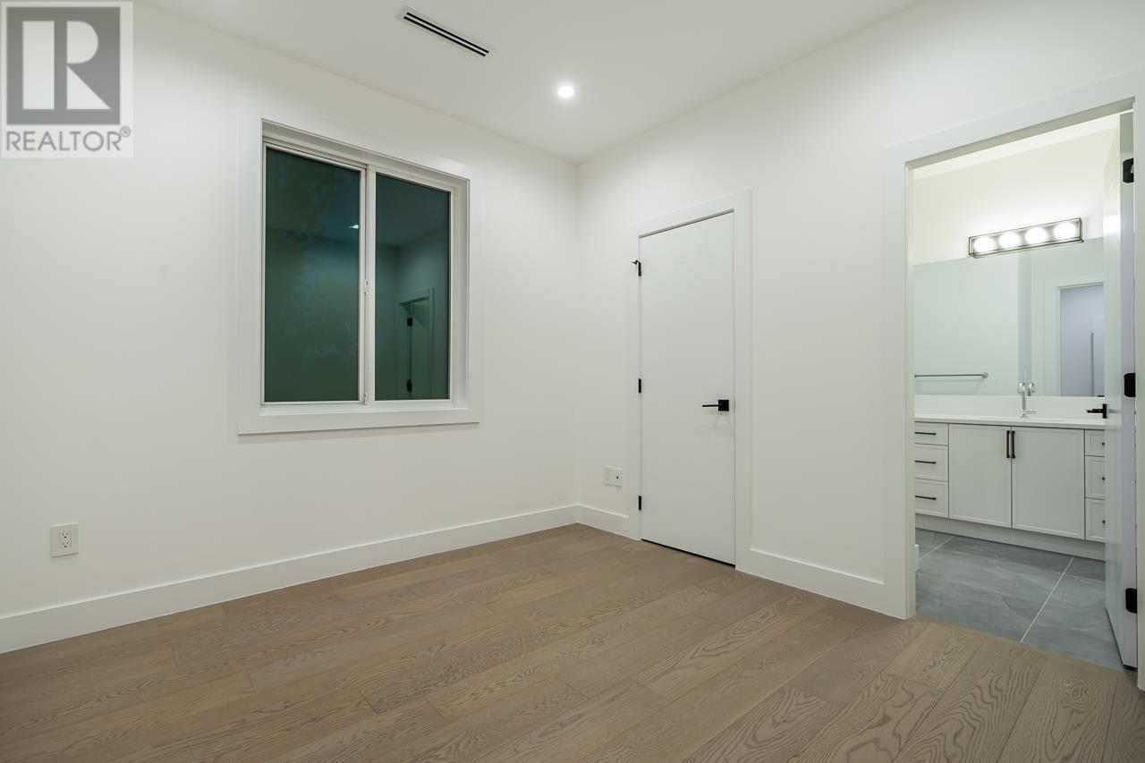 8277 14th Avenue, Burnaby, British Columbia  V3N 2C1 - Photo 28 - R2828917
