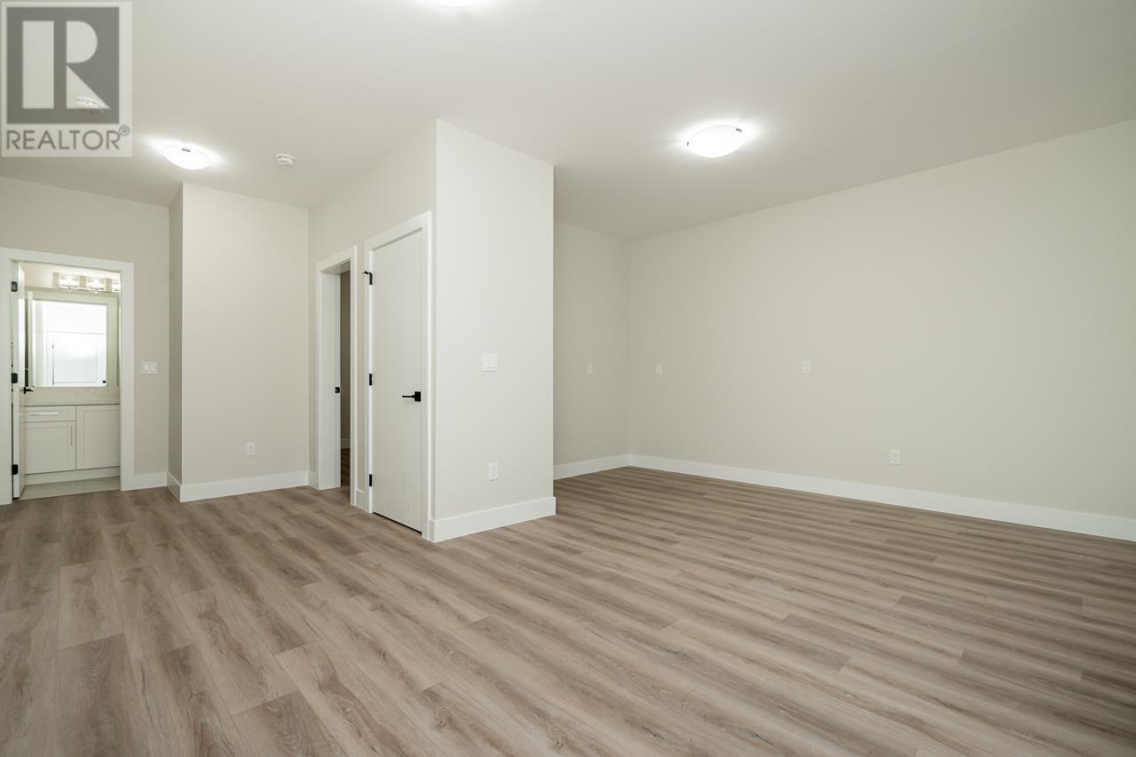 8277 14th Avenue, Burnaby, British Columbia  V3N 2C1 - Photo 34 - R2828917