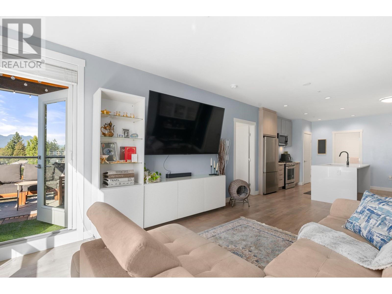 511 707 Como Lake Avenue, Coquitlam, British Columbia  V3J 0J5 - Photo 5 - R2830064