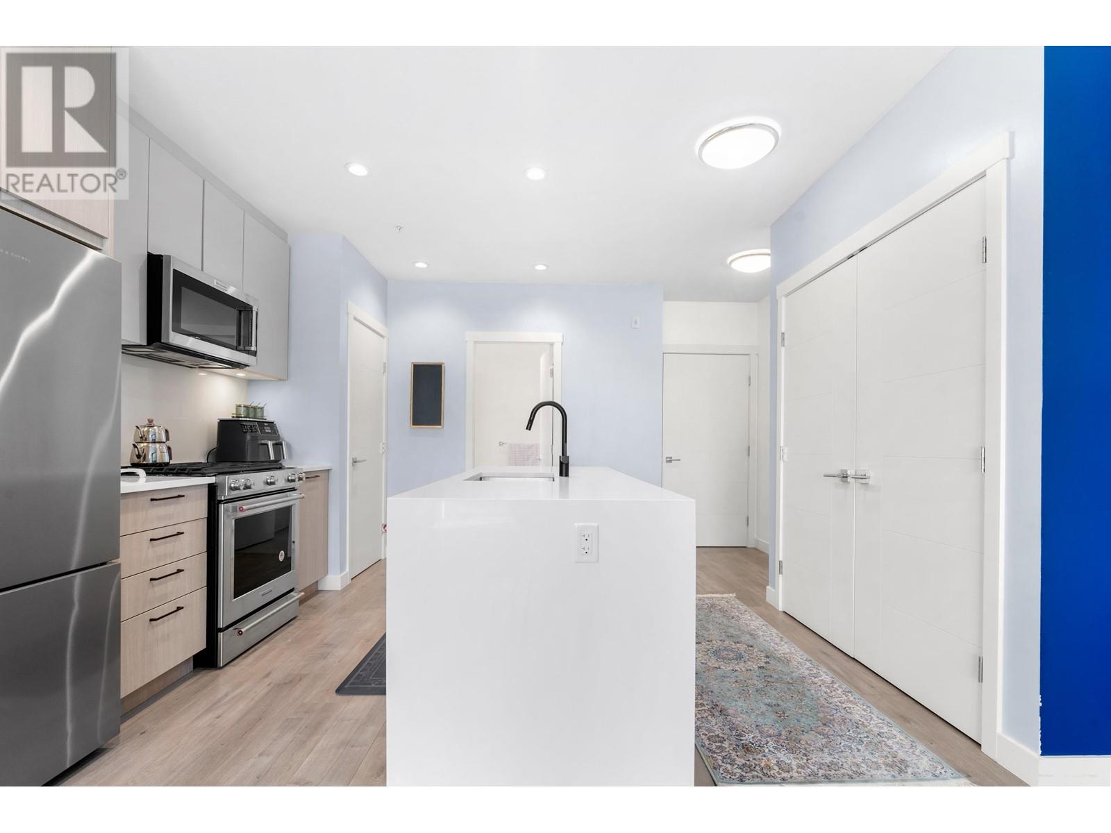 511 707 Como Lake Avenue, Coquitlam, British Columbia  V3J 0J5 - Photo 8 - R2830064