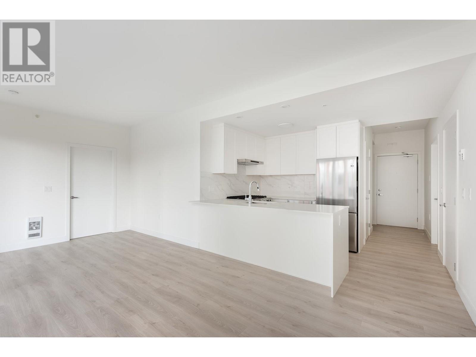 404 2688 Duke Street, Vancouver, British Columbia  V5R 4S9 - Photo 4 - R2814318
