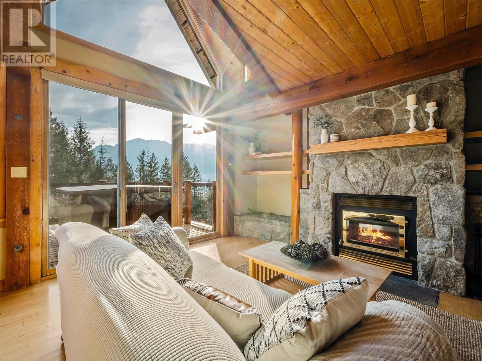8404 Mountainview Drive, Whistler, British Columbia  V8E 0G3 - Photo 6 - R2828497