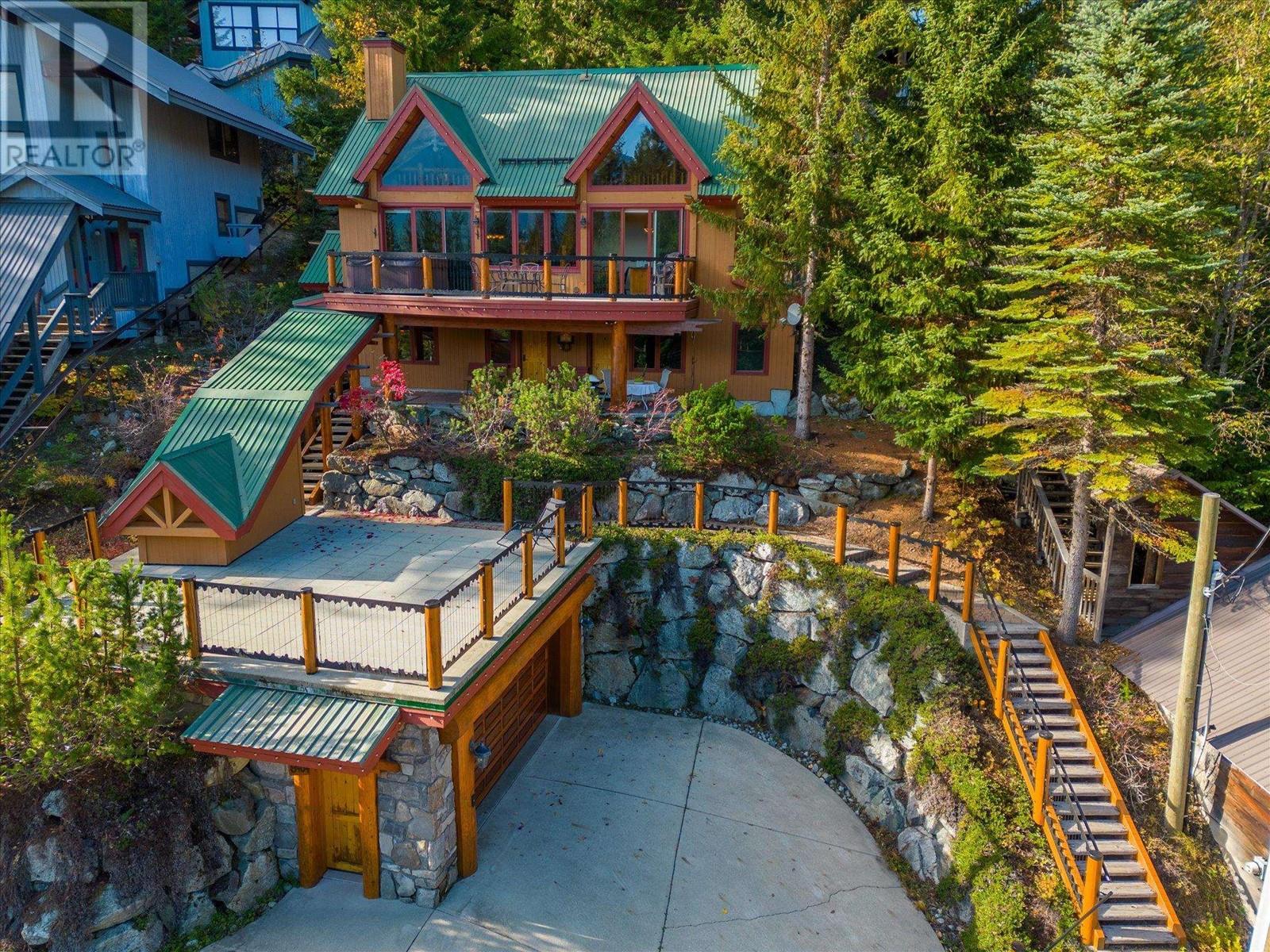 8404 Mountainview Drive, Whistler, British Columbia  V8E 0G3 - Photo 2 - R2828497