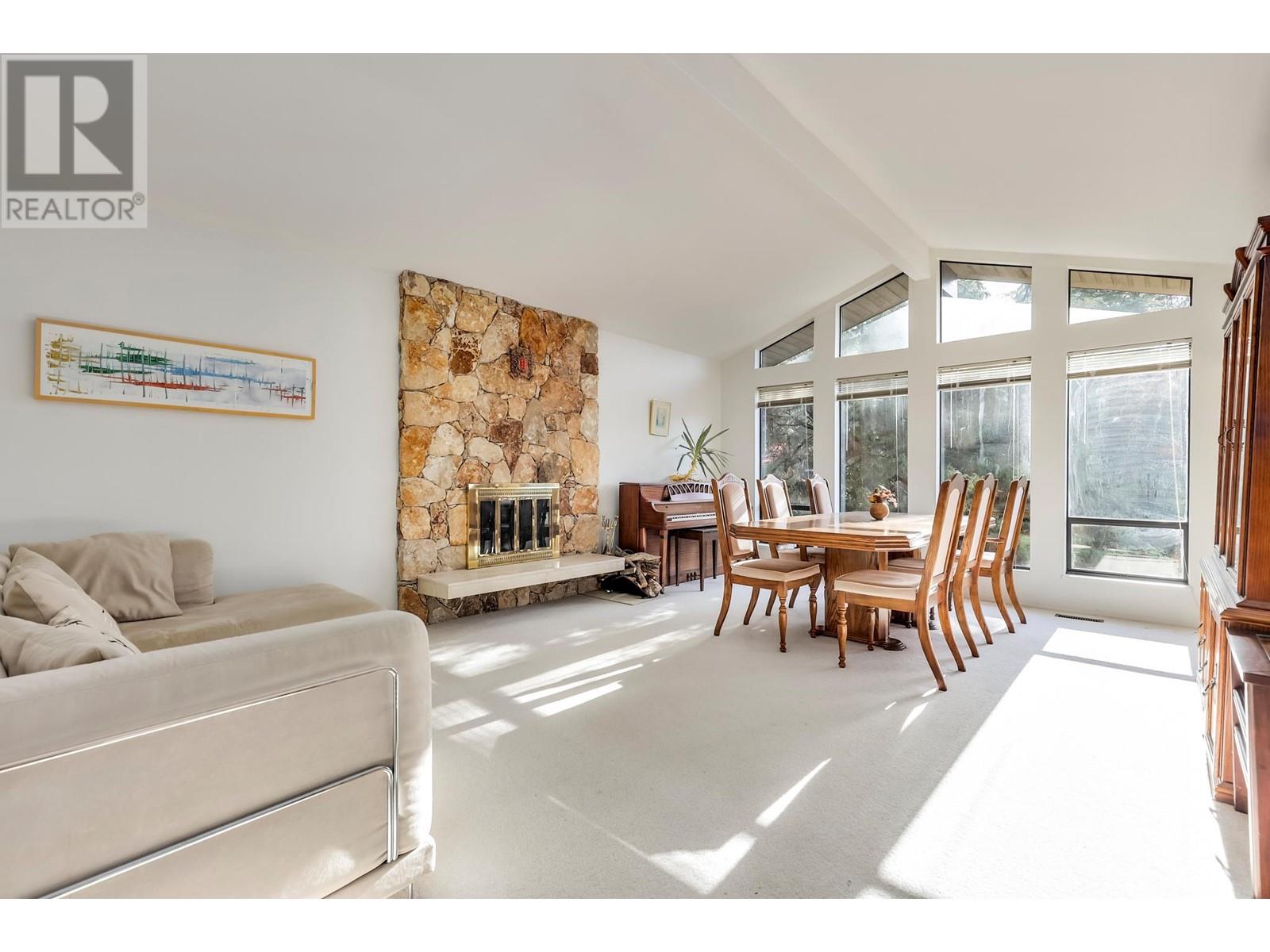 9 Darney Bay, Port Moody, British Columbia  V3H 3T9 - Photo 4 - R2829820