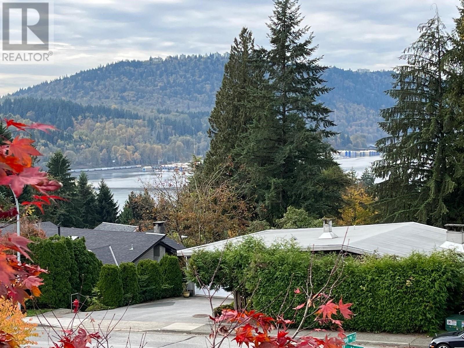 9 Darney Bay, Port Moody, British Columbia  V3H 3T9 - Photo 2 - R2829820