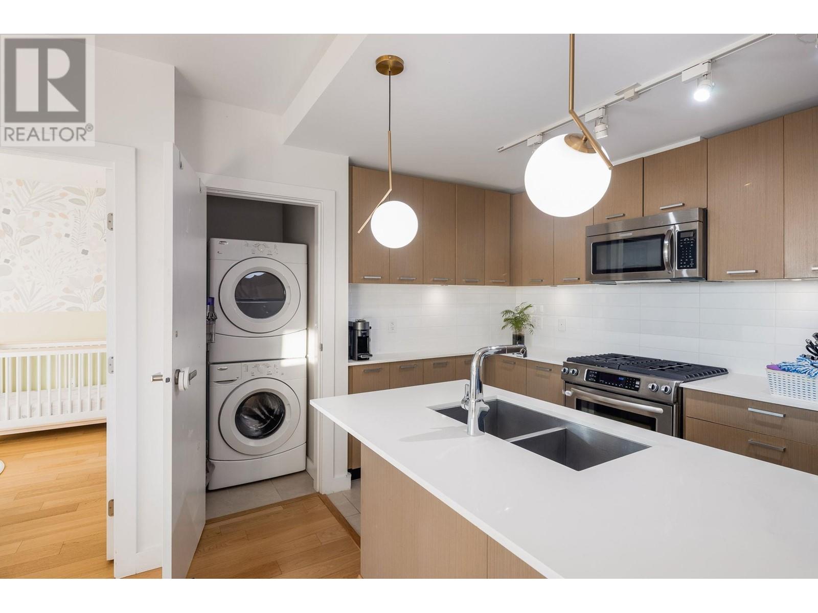 211 1182 W 16th Street, North Vancouver, British Columbia  V7P 0B3 - Photo 13 - R2829064