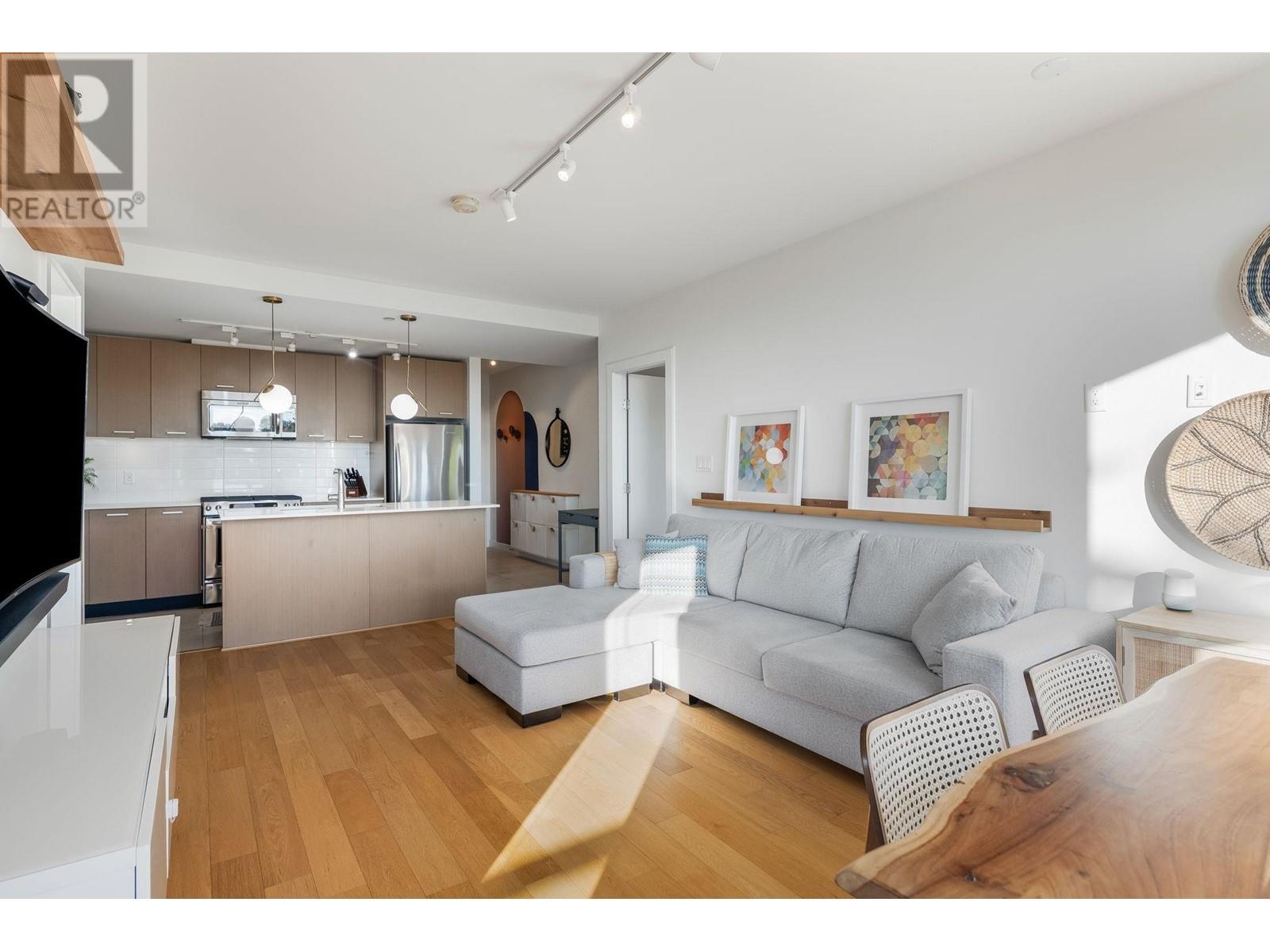 211 1182 W 16th Street, North Vancouver, British Columbia  V7P 0B3 - Photo 3 - R2829064