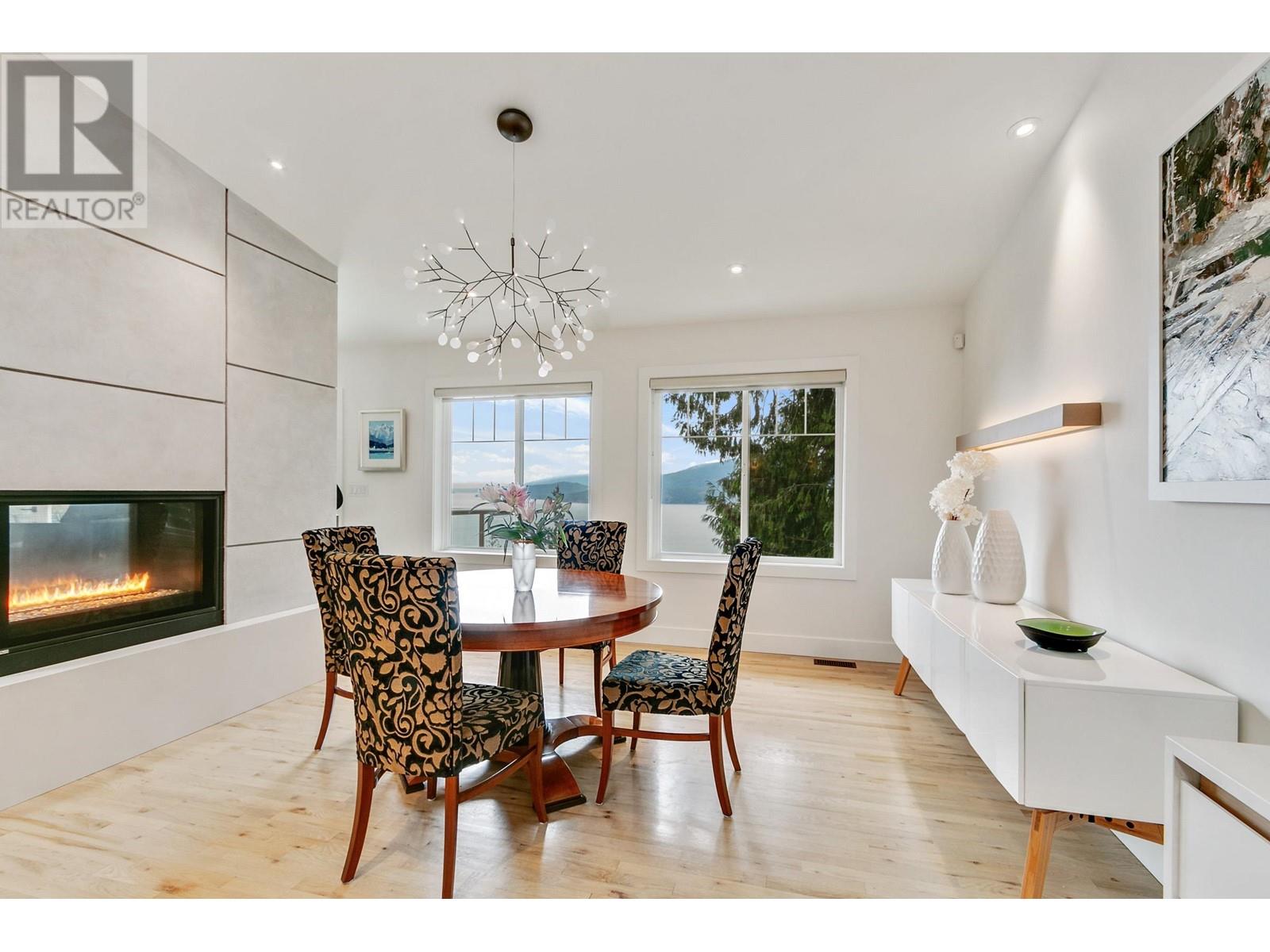 260 Kelvin Grove Way, Lions Bay, British Columbia  V0N 2E0 - Photo 5 - R2807946