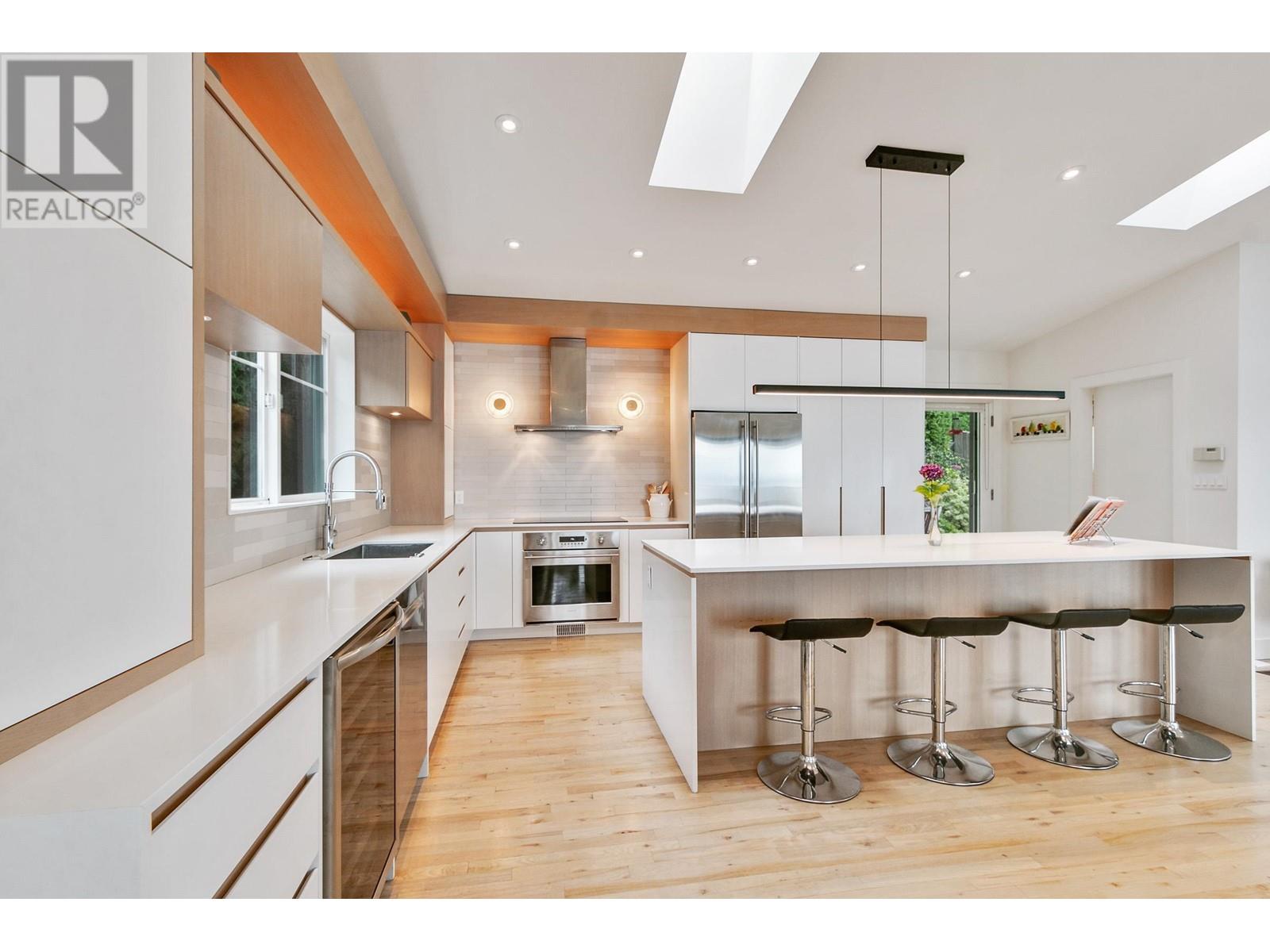 260 Kelvin Grove Way, Lions Bay, British Columbia  V0N 2E0 - Photo 10 - R2807946