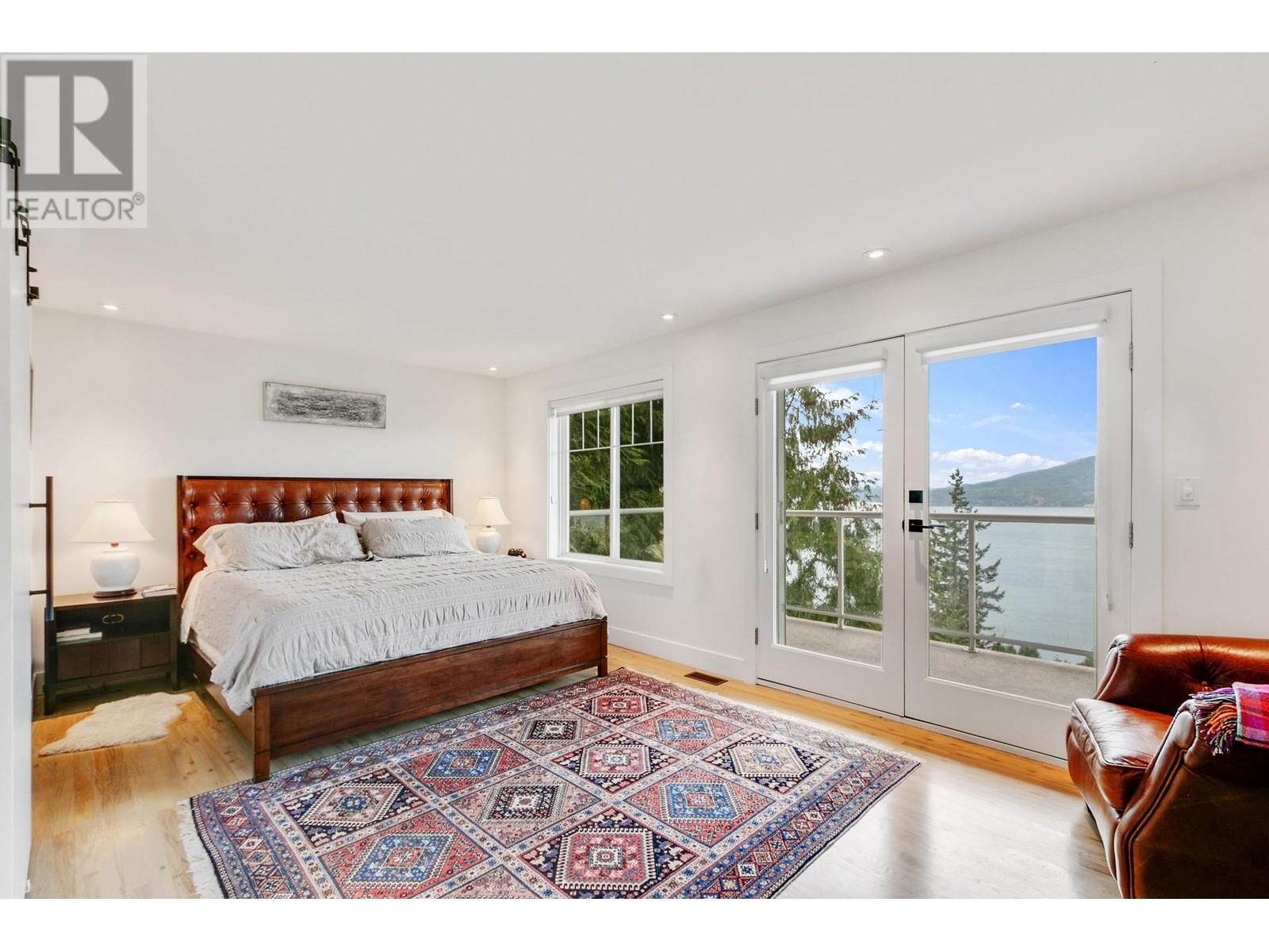 260 Kelvin Grove Way, Lions Bay, British Columbia  V0N 2E0 - Photo 12 - R2807946