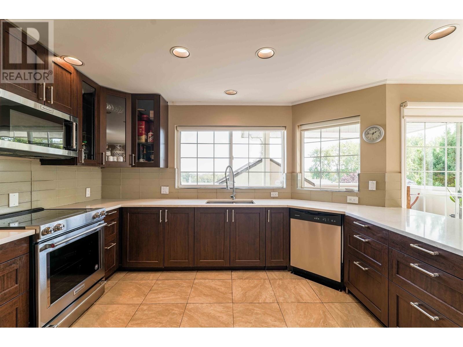2897 Keets Drive, Coquitlam, British Columbia  V3C 6J2 - Photo 10 - R2821088