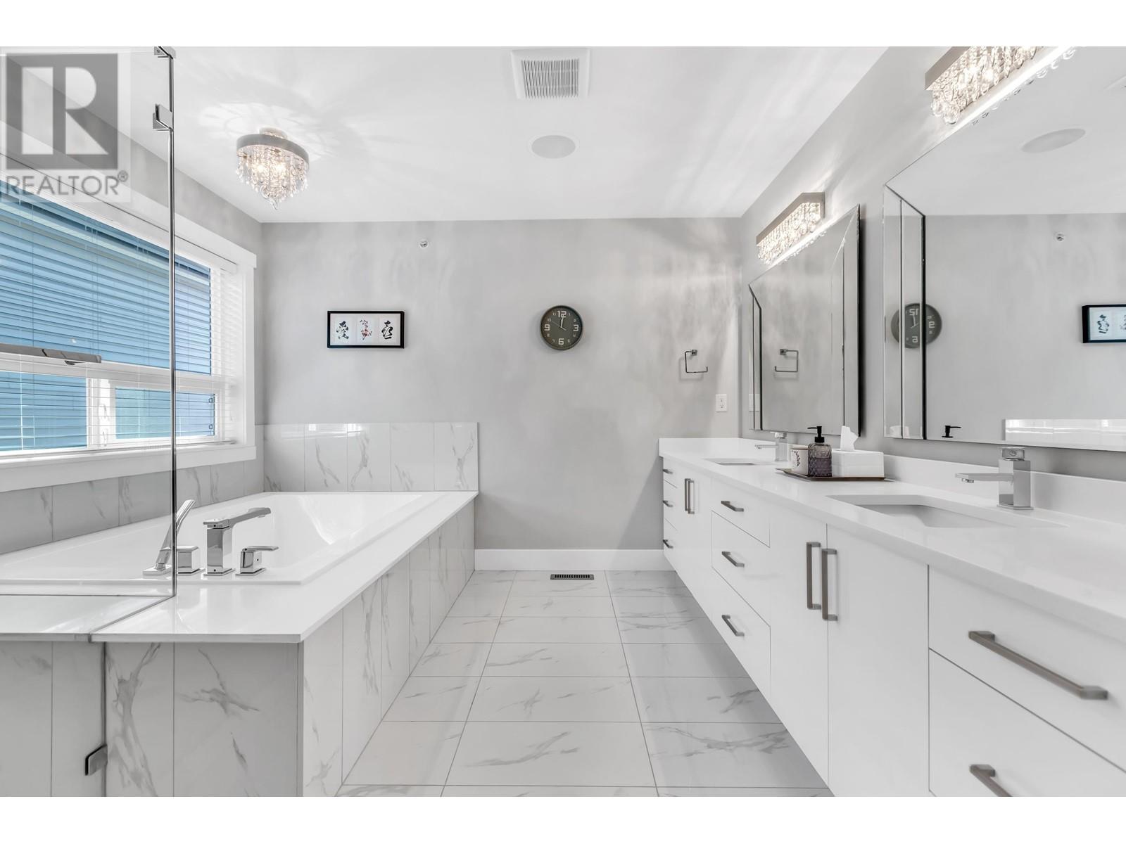 23575 Rock Ridge Drive, Maple Ridge, British Columbia  V4R 0E4 - Photo 19 - R2823044