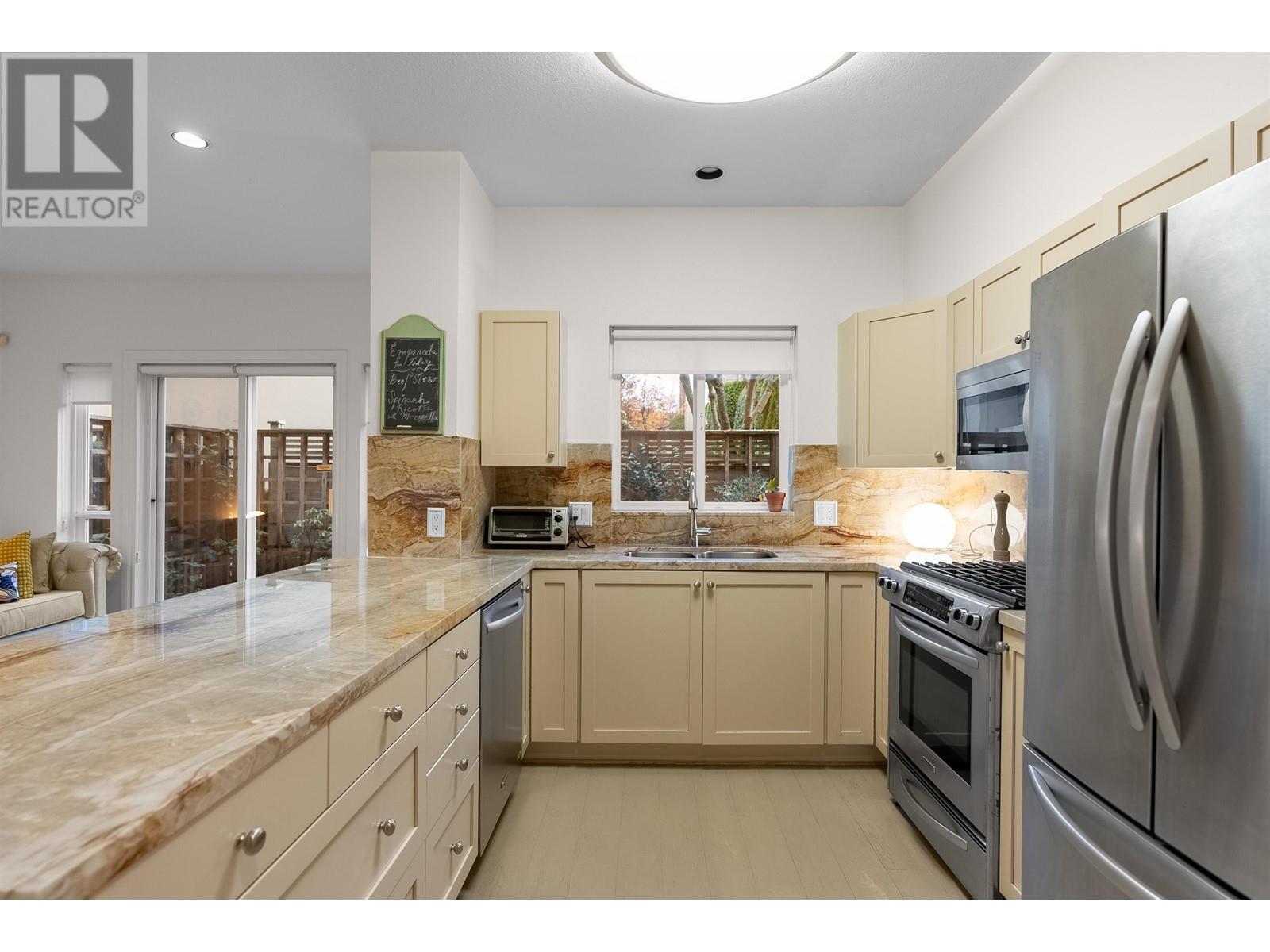 6 251 E 11th Street, North Vancouver, British Columbia  V7L 2G8 - Photo 11 - R2828019