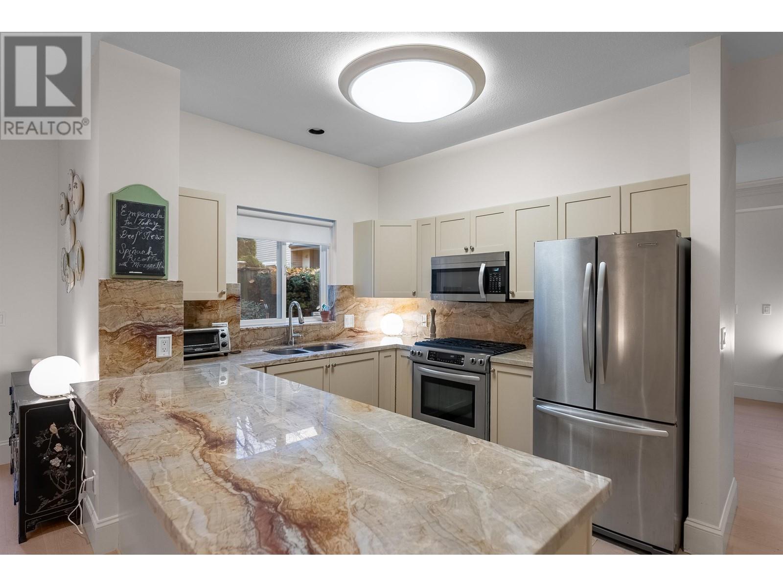 6 251 E 11th Street, North Vancouver, British Columbia  V7L 2G8 - Photo 12 - R2828019