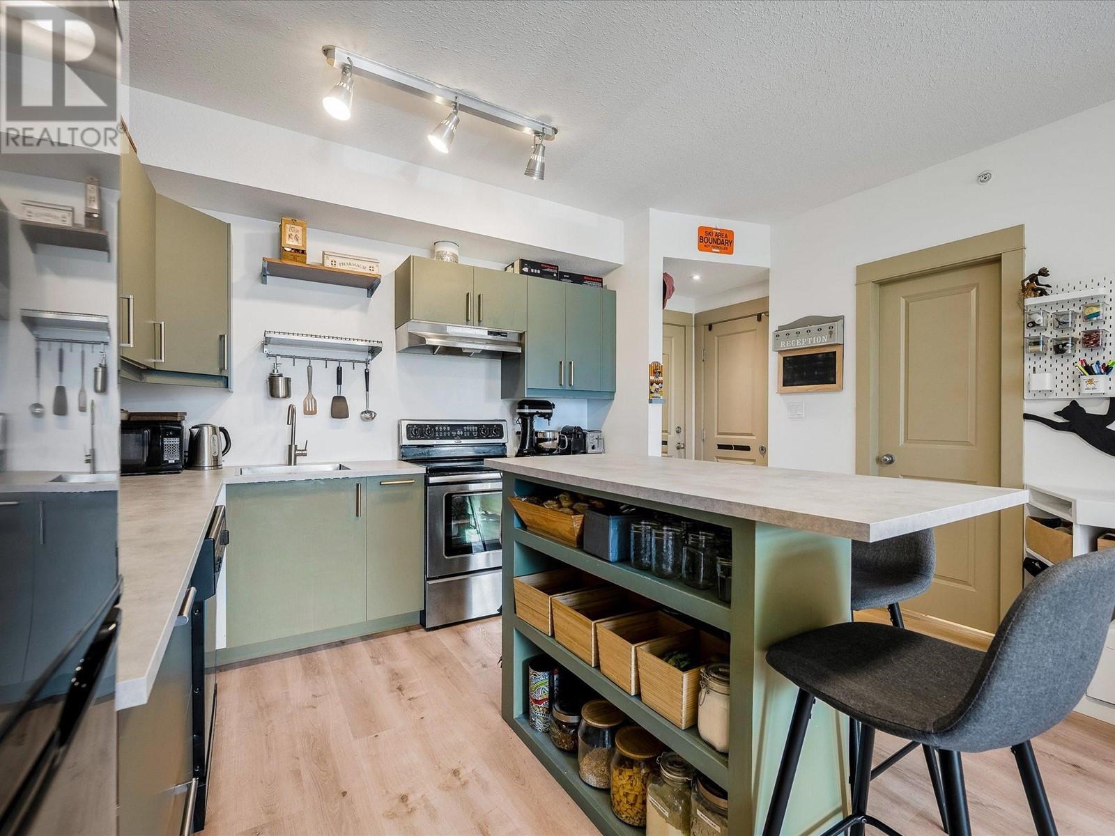 308 7330 Arbutus Street, Pemberton, British Columbia  V0N 2L1 - Photo 4 - R2830091