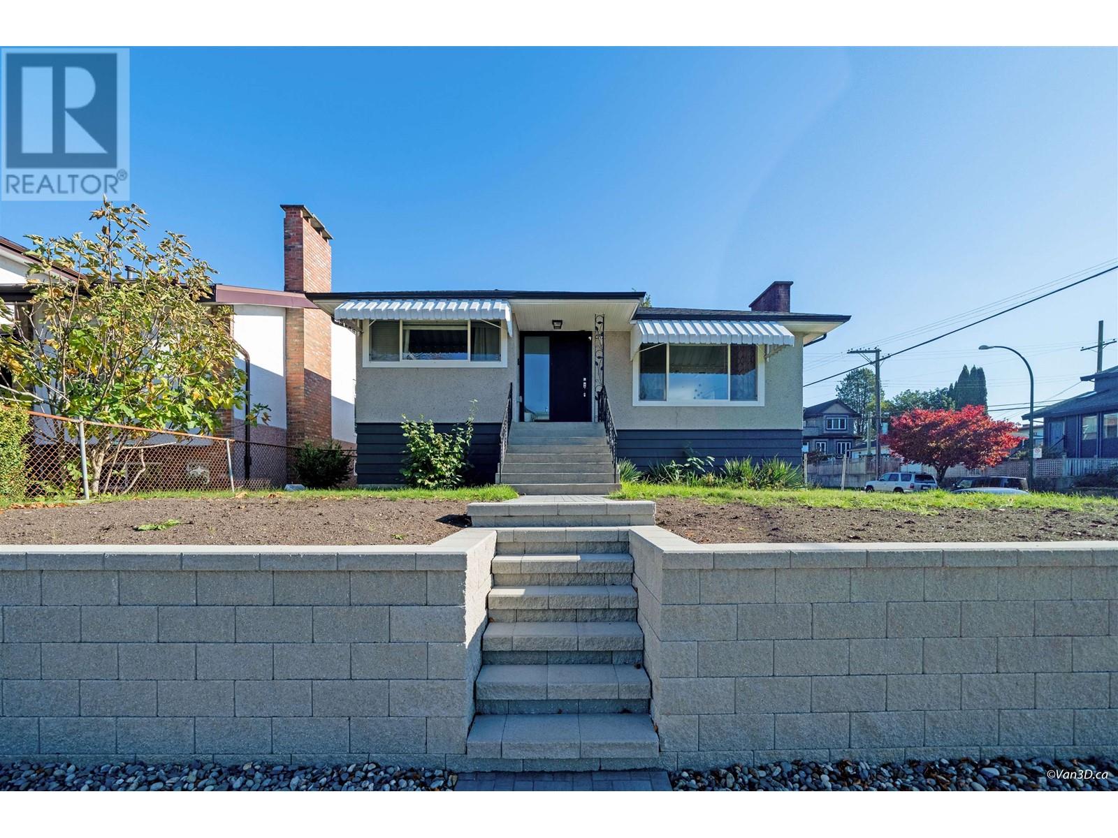 4696 Todd Street, Vancouver, British Columbia  V5R 3P8 - Photo 1 - R2830089