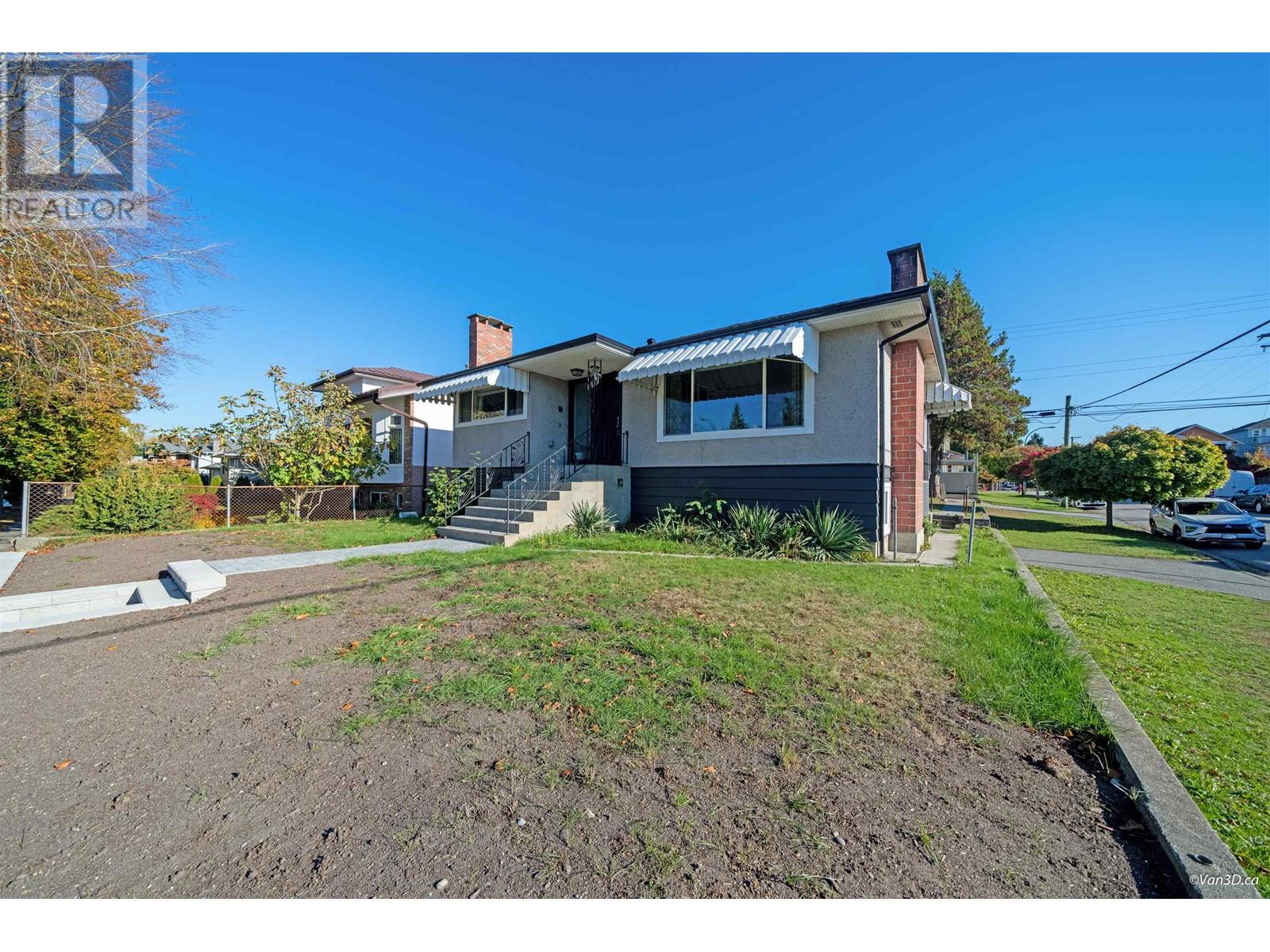 4696 Todd Street, Vancouver, British Columbia  V5R 3P8 - Photo 2 - R2830089