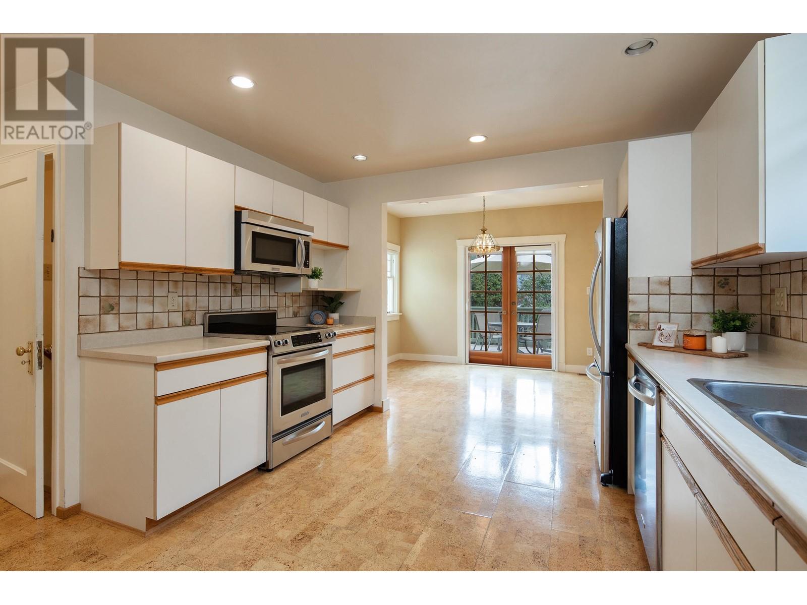 2696 W 42nd Avenue, Vancouver, British Columbia  V6N 3G5 - Photo 2 - R2829666
