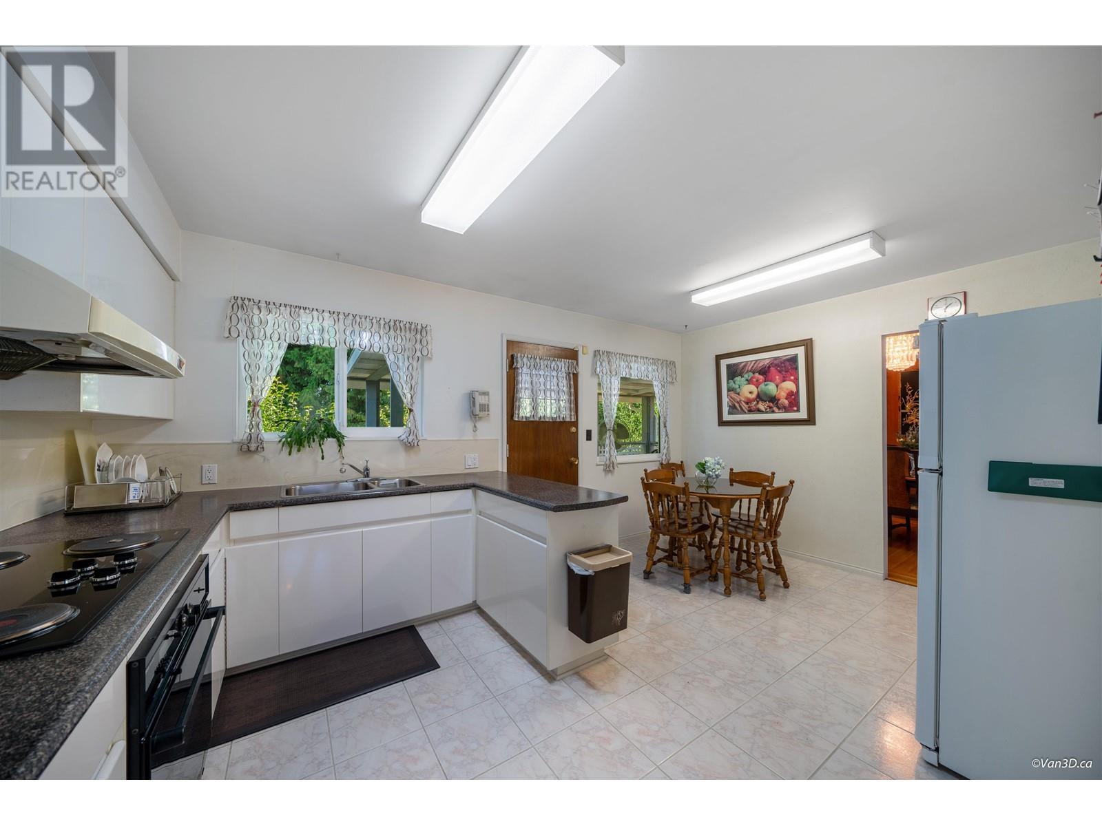 606 Draycott Street, Coquitlam, British Columbia  V3J 6M6 - Photo 18 - R2828574