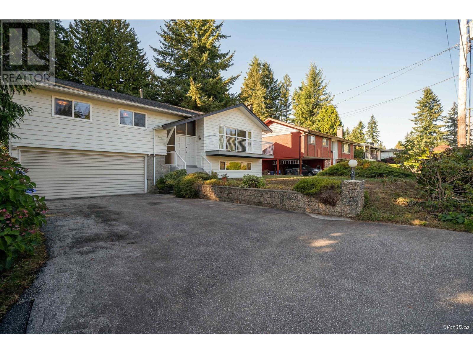 606 Draycott Street, Coquitlam, British Columbia  V3J 6M6 - Photo 1 - R2828574